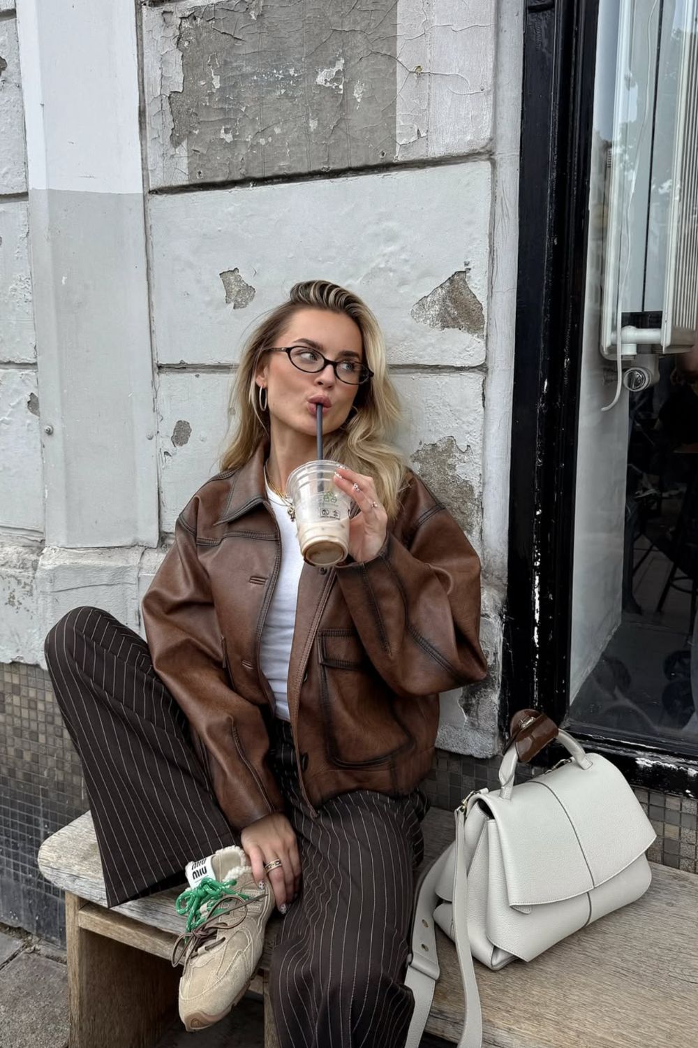 Discover 30+ chic white bag outfit ideas you’ll want to copy. From casual street style to elegant evening looks, see how a white handbag can elevate any outfit.White Shoulder Bag Outfit, White Tote Bag Outfit, White Crossbody Bag Outfit, White Chanel Bag Outfit, Off White Bag Outfit, White Sling Bag Outfit, White Jacquemus Bag Outfit, White Coach Bag Outfit, Black And White Bag Outfit, White Leather Bag Outfit, White Hobo Bag Outfit, Diesel, Winter, Small, Dior, Baguette