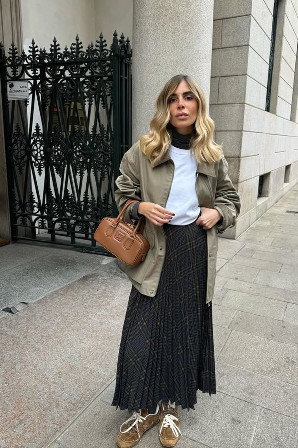 Discover 20+ chic Miu Miu x New Balance outfit ideas that blend sporty comfort with high-fashion style. From tailored suits to cozy coats and skirts, these looks show how to wear the cult sneakers effortlessly for any season. Perfect street-style inspiration for 2025. Miu Miu New Balance, Miu Miu New Balance Outfit, Miu Miu New Balance Sneakers Outfit, Miu Miu X New Balance, Miu Miu Shoes Outfit, Miu Miu Outfit, Miu Miu Logo, Miu Miu Style, Miu Miu Sneakers Outfit Discover 20+ chic Miu Miu x New Balance outfit ideas that blend sporty comfort with high-fashion style. From tailored suits to cozy coats and skirts, these looks show how to wear the cult sneakers effortlessly for any season. Perfect street-style inspiration for 2025. Miu Miu New Balance, Miu Miu New Balance Outfit, Miu Miu New Balance Sneakers Outfit, Miu Miu X New Balance, Miu Miu Shoes Outfit, Miu Miu Outfit, Miu Miu Logo, Miu Miu Style, Miu Miu Sneakers Outfit