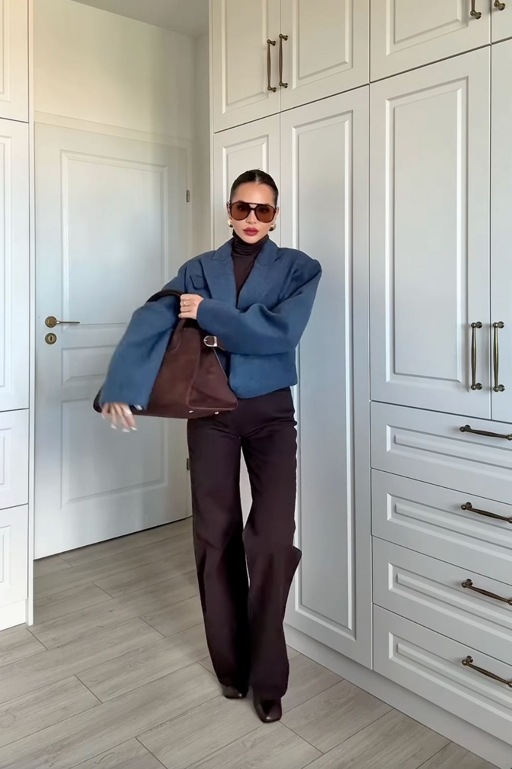 Discover chic brown jeans outfit ideas for every season — from cozy knits and blazers to layered neutrals and soft pink tones. Get effortless style inspiration for casual days, city outings, and polished looks you'll want to recreate. Brown Jeans Outfit Aesthetic, Brown Jeans Outfit Women, Brown Top And Jeans Outfit, Brown Baggy Jeans Outfit, Light Brown Jeans Outfit, Dark Brown Jeans Outfit, Outfit With Brown Jeans, Brown And Jeans Outfit, Brown Jeans Outfit Winter, Brown Wide Leg Jeans Outfit, Brown Flare Jeans Outfit, Brown Cargo Jeans Outfit Discover chic brown jeans outfit ideas for every season — from cozy knits and blazers to layered neutrals and soft pink tones. Get effortless style inspiration for casual days, city outings, and polished looks you'll want to recreate.Brown Jeans Outfit Aesthetic, Brown Jeans Outfit Women, Brown Top And Jeans Outfit, Brown Baggy Jeans Outfit, Light Brown Jeans Outfit, Dark Brown Jeans Outfit, Outfit With Brown Jeans, Brown And Jeans Outfit, Brown Jeans Outfit Winter, Brown Wide Leg Jeans Outfit, Brown Flare Jeans Outfit, Brown Cargo Jeans Outfit
