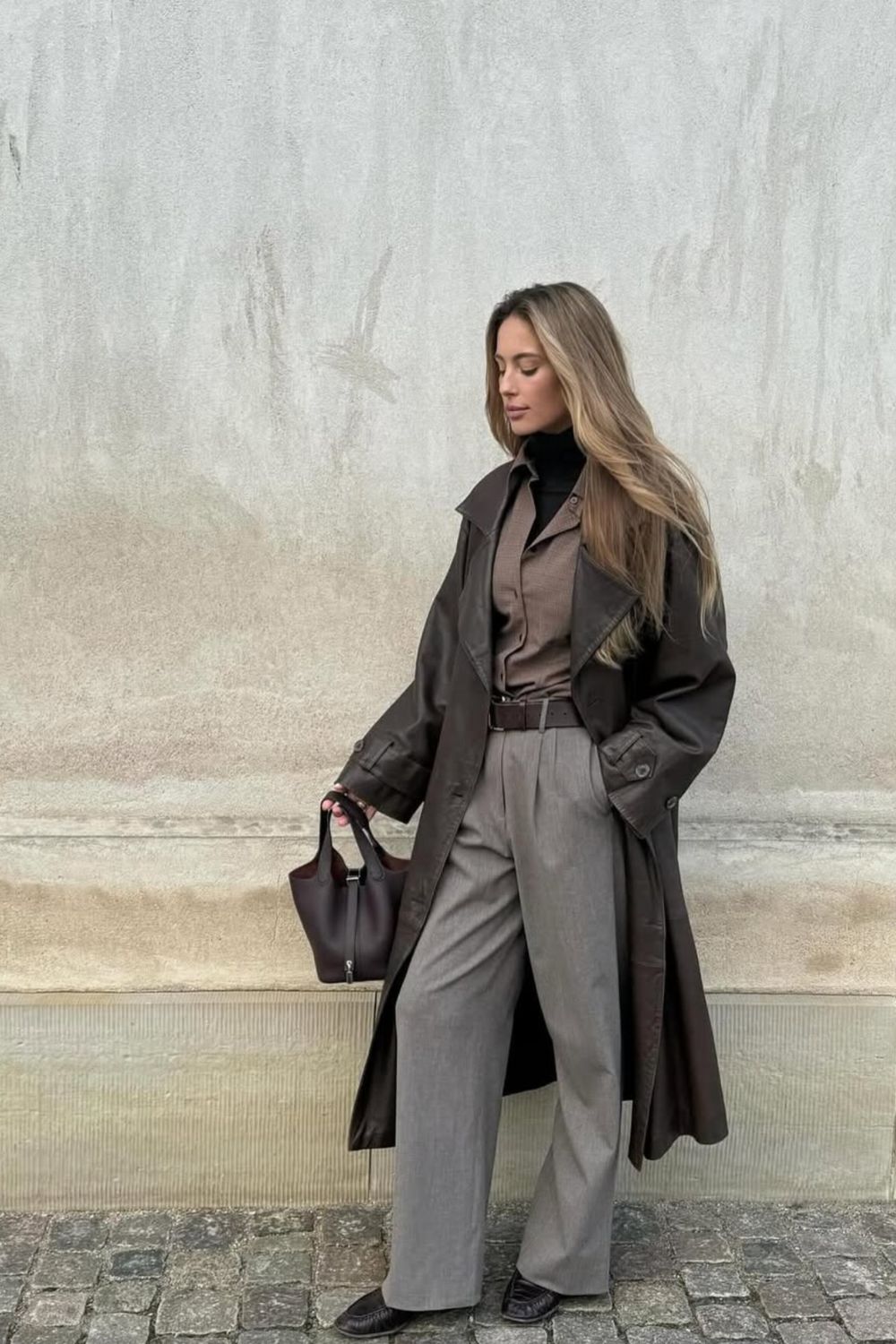 Discover chic brown trench coat outfit ideas perfect for fall and winter. From casual denim looks to polished neutrals and leather styles, get inspired to style your trench coat effortlessly for everyday or city outings.Brown Leather Trench Coat Outfit, Dark Brown Trench Coat Outfit, Light Brown Trench Coat Outfit, Brown Trench Outfit, Trench Coat Brown Outfit, Long Brown Trench Coat Outfit, Brown Suede Trench Coat Outfit, Chocolate Brown Trench Coat Outfit, Brown Leather Trench Outfit, Brown Trench Coat Outfit Casual, Brown Trench Coat Outfit Black Women, Brown Trench Coat Outfit Women, Long Brown Leather Trench Coat Outfit, Leather Brown Trench Coat Outfit Discover chic brown trench coat outfit ideas perfect for fall and winter. From casual denim looks to polished neutrals and leather styles, get inspired to style your trench coat effortlessly for everyday or city outings.Brown Leather Trench Coat Outfit, Dark Brown Trench Coat Outfit, Light Brown Trench Coat Outfit, Brown Trench Outfit, Trench Coat Brown Outfit, Long Brown Trench Coat Outfit, Brown Suede Trench Coat Outfit, Chocolate Brown Trench Coat Outfit, Brown Leather Trench Outfit, Brown Trench Coat Outfit Casual, Brown Trench Coat Outfit Black Women, Brown Trench Coat Outfit Women, Long Brown Leather Trench Coat Outfit, Leather Brown Trench Coat Outfit