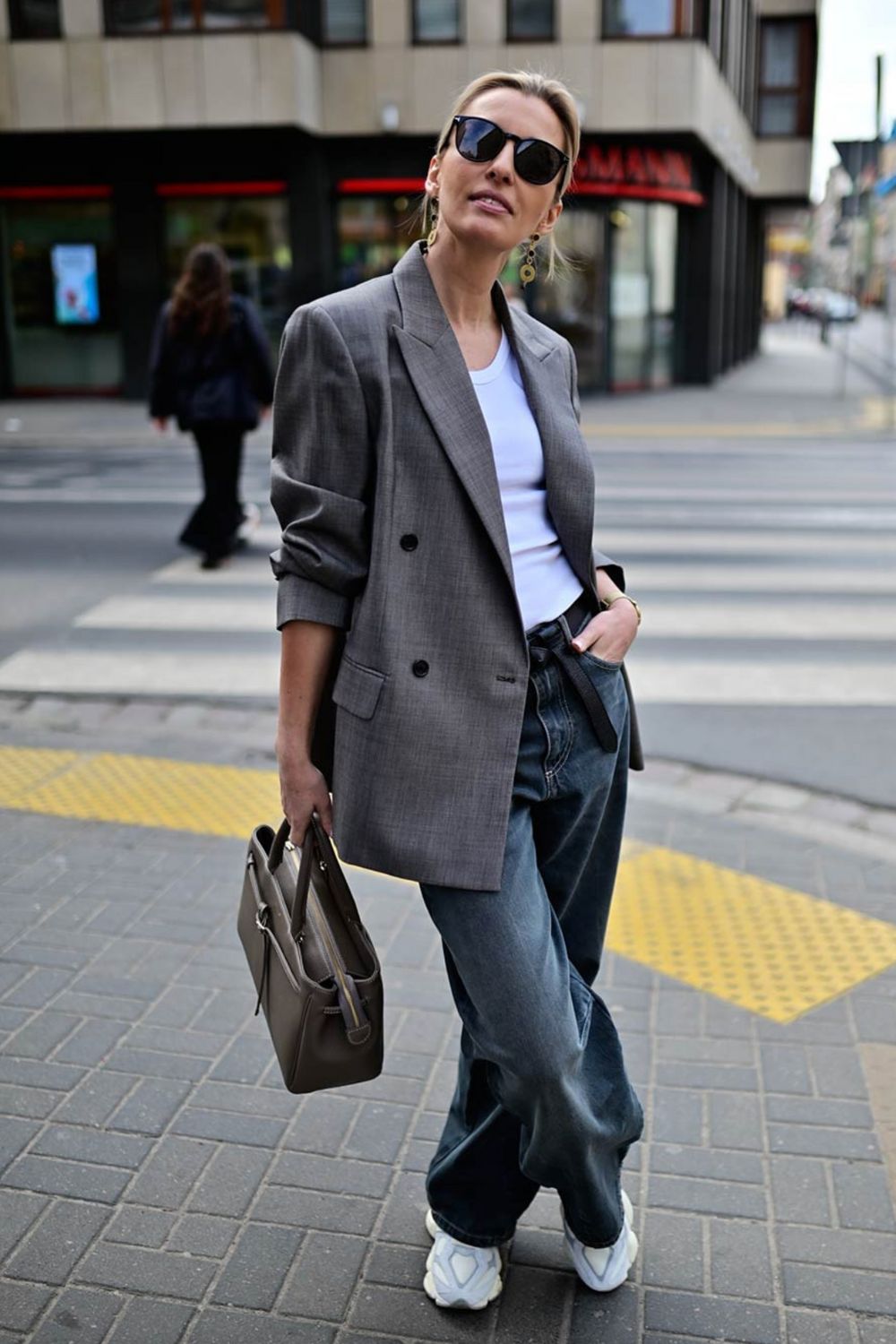 Chic grey blazer outfit ideas for every season—discover 30+ stylish looks with skirts, jeans, dresses, tailoring, and street-style combos. Perfect inspo for Pinterest, travel outfits, workwear, and everyday elevated style.Grey Blazer Women Outfit, Grey Blazer Outfit Casual, Grey Oversized Blazer Outfit, Dark Grey Blazer Women Outfit, Grey Blazer Outfit Work, Oversized Grey Blazer Outfit, Grey Blazer Outfit Women, Light Grey Blazer Outfit, Dark Grey Blazer Outfit, Outfit With Grey Blazer, Grey Plaid Blazer Outfit, Grey Striped Blazer Outfit, Grey Pinstripe Blazer Outfit, Grey Checked Blazer Outfit, Grey Blazer Winter Outfit, Grey Blazer And Skirt Outfit