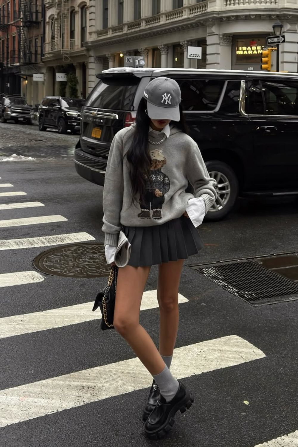 Discover chic and stylish grey pleated skirt outfit ideas, from cosy knits to elegant layered looks. Get inspired with versatile ways to style mini and midi pleated skirts for every season and occasion. Grey Pleated Skirt Outfit, Grey Pleated Mini Skirt Outfit, Pleated Grey Skirt Outfit, Grey Pleated Skirt Outfit Summer, Long Grey Pleated Skirt Outfit, Grey Pleated Skirt Outfit Winter, Dark Grey Pleated Skirt Outfit, Grey Pleated Midi Skirt Outfit, Grey Pleated Skirt Outfit Aesthetic, Grey Mini Pleated Skirt Outfit