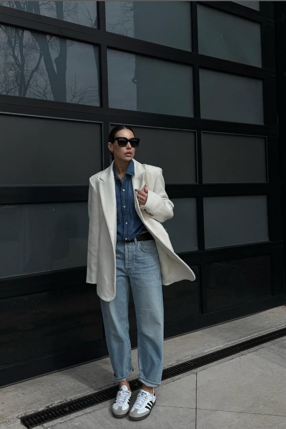 Discover 34+ chic white blazer outfit ideas, from casual daytime looks to glamorous evening styles. Get inspired by monochrome outfits, tailored layers, denim pairings, and elegant dressy ensembles for every season.White Blazer Outfit Work, White Blazer Outfit Casual, White Blazer Outfit Dressy, Off White Blazer Outfit, Black And White Blazer Outfit, White Linen Blazer Outfit, Blazer White Outfit, Outfit With White Blazer, White Blazer Black Pants Outfit, White Oversized Blazer Outfit, White Blazer Winter Outfit, White Blazer Outfit Casual Classy, Oversized White Blazer Outfit Discover 34+ chic white blazer outfit ideas, from casual daytime looks to glamorous evening styles. Get inspired by monochrome outfits, tailored layers, denim pairings, and elegant dressy ensembles for every season.White Blazer Outfit Work, White Blazer Outfit Casual, White Blazer Outfit Dressy, Off White Blazer Outfit, Black And White Blazer Outfit, White Linen Blazer Outfit, Blazer White Outfit, Outfit With White Blazer, White Blazer Black Pants Outfit, White Oversized Blazer Outfit, White Blazer Winter Outfit, White Blazer Outfit Casual Classy, Oversized White Blazer Outfit
