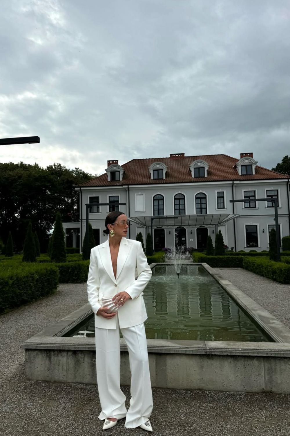 Discover 34+ chic white blazer outfit ideas, from casual daytime looks to glamorous evening styles. Get inspired by monochrome outfits, tailored layers, denim pairings, and elegant dressy ensembles for every season.White Blazer Outfit Work, White Blazer Outfit Casual, White Blazer Outfit Dressy, Off White Blazer Outfit, Black And White Blazer Outfit, White Linen Blazer Outfit, Blazer White Outfit, Outfit With White Blazer, White Blazer Black Pants Outfit, White Oversized Blazer Outfit, White Blazer Winter Outfit, White Blazer Outfit Casual Classy, Oversized White Blazer Outfit Discover 34+ chic white blazer outfit ideas, from casual daytime looks to glamorous evening styles. Get inspired by monochrome outfits, tailored layers, denim pairings, and elegant dressy ensembles for every season.White Blazer Outfit Work, White Blazer Outfit Casual, White Blazer Outfit Dressy, Off White Blazer Outfit, Black And White Blazer Outfit, White Linen Blazer Outfit, Blazer White Outfit, Outfit With White Blazer, White Blazer Black Pants Outfit, White Oversized Blazer Outfit, White Blazer Winter Outfit, White Blazer Outfit Casual Classy, Oversized White Blazer Outfit