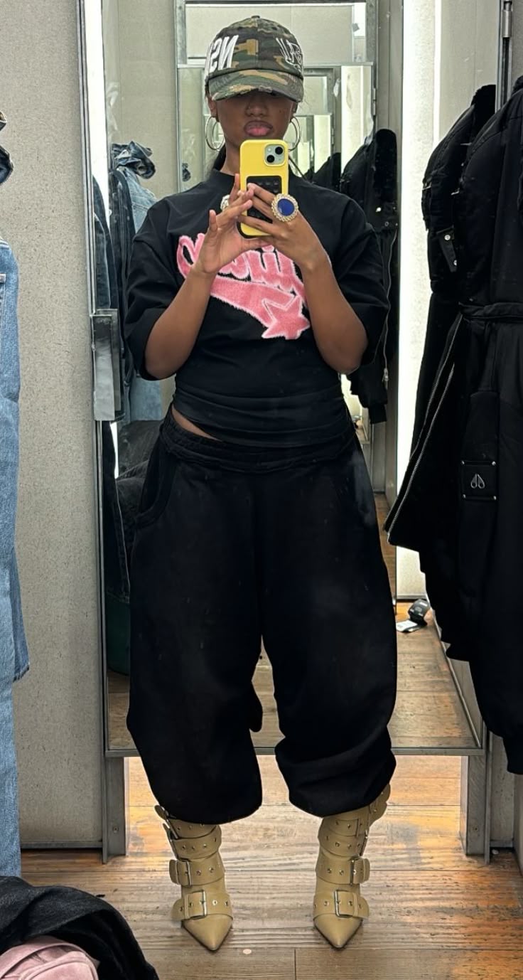 Effortless black sweatpants outfit ideas that look chic, polished, and modern. Discover how to style black sweatpants with jackets, coats, sneakers, heels, and accessories for everyday casual outfits that still feel fashion-forward. sweatpants outfit black women, black sweatpants outfit for school, black sweatpants outfit aesthetic, black baggy sweatpants outfit, black wide leg sweatpants outfit, black sweatpants outfit winter, outfit with black sweatpants, black cargo sweatpants outfit, outfit ideas black sweatpants, Baggy Sweatpants Outfit, Wide Leg Sweatpants Outfit, Cute Sweatpants Outfit, Cargo Sweatpants Outfit, Outfit Ideas Sweatpants, Nike Sweatpants Outfit, Sweatpants Outfit Black Women, Sweatpants Outfit Winter, Sweatpants Outfit Aesthetic, Flare Sweatpants Outfit Effortless black sweatpants outfit ideas that look chic, polished, and modern. Discover how to style black sweatpants with jackets, coats, sneakers, heels, and accessories for everyday casual outfits that still feel fashion-forward. sweatpants outfit black women, black sweatpants outfit for school, black sweatpants outfit aesthetic, black baggy sweatpants outfit, black wide leg sweatpants outfit, black sweatpants outfit winter, outfit with black sweatpants, black cargo sweatpants outfit, outfit ideas black sweatpants, Baggy Sweatpants Outfit, Wide Leg Sweatpants Outfit, Cute Sweatpants Outfit, Cargo Sweatpants Outfit, Outfit Ideas Sweatpants, Nike Sweatpants Outfit, Sweatpants Outfit Black Women, Sweatpants Outfit Winter, Sweatpants Outfit Aesthetic, Flare Sweatpants Outfit