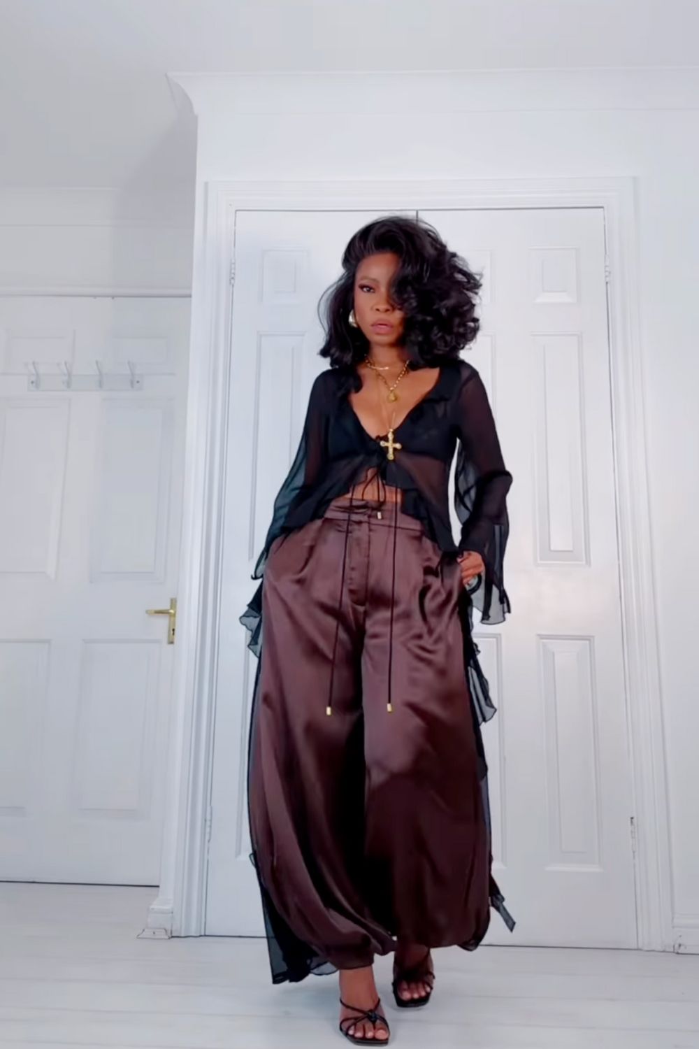 Discover chic satin pants outfit ideas with cozy knits, elegant monochrome looks, bold colour pairings, and effortless street-style inspiration. Perfect for elevating your wardrobe with stylish, versatile, and modern satin pant ensembles.Satin Pants Outfit, Black Satin Pants Outfit, Satin Cargo Pants Outfit, Satin Pants Outfit Classy, Satin Pants Outfit Casual, Brown Satin Pants Outfit, Satin Wide Leg Pants Outfit, Green Satin Pants Outfit, White Satin Pants Outfit, Blue Satin Pants Outfit, Pink Satin Pants Outfit, Satin Pants Outfit Winter, Black Satin Cargo Pants Outfit, Wide Leg Satin Pants Outfit, Black Satin Pants Outfit Classy Discover chic satin pants outfit ideas with cozy knits, elegant monochrome looks, bold colour pairings, and effortless street-style inspiration. Perfect for elevating your wardrobe with stylish, versatile, and modern satin pant ensembles.Satin Pants Outfit, Black Satin Pants Outfit, Satin Cargo Pants Outfit, Satin Pants Outfit Classy, Satin Pants Outfit Casual, Brown Satin Pants Outfit, Satin Wide Leg Pants Outfit, Green Satin Pants Outfit, White Satin Pants Outfit, Blue Satin Pants Outfit, Pink Satin Pants Outfit, Satin Pants Outfit Winter, Black Satin Cargo Pants Outfit, Wide Leg Satin Pants Outfit, Black Satin Pants Outfit Classy
