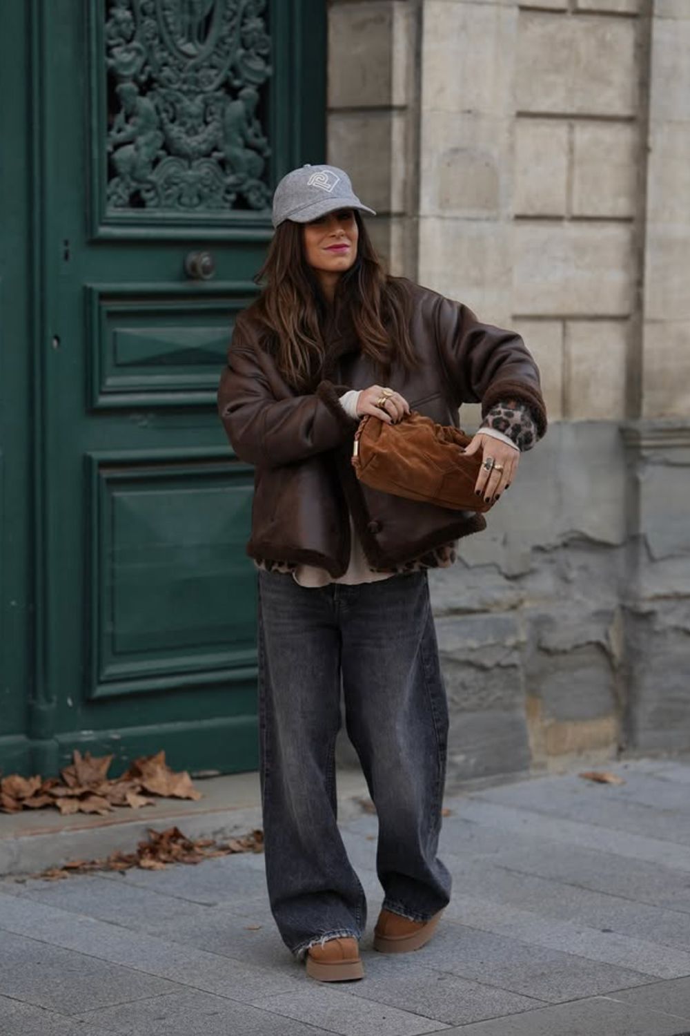 Chic shearling coat outfit ideas for winter, from casual everyday looks to elevated street style. Discover how to style shearling jackets with jeans, joggers, dresses, and cosy layers for effortless cold-weather outfits. Shearling Coat Outfit, Shearling Jacket Outfit, Brown Shearling Jacket Outfit, Black Shearling Jacket Outfit, Faux Shearling Jacket, Shearling Jacket Women, Faux Shearling Jacket Outfit, Black Shearling Jacket, Leather Shearling Jacket, Brown Shearling Jacket, Zara Shearling Jacket, Shearling Leather Jacket, White Shearling Jacket Outfit, Leather Shearling Jacket Outfit, Mango Shearling Jacket, Long Shearling Coat Outfit, Faux Shearling Coat Outfit