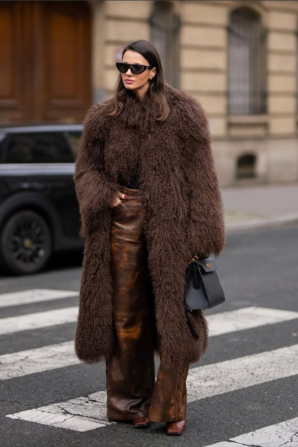 Chic shearling coat outfit ideas for winter, from casual everyday looks to elevated street style. Discover how to style shearling jackets with jeans, joggers, dresses, and cosy layers for effortless cold-weather outfits. Shearling Coat Outfit, Shearling Jacket Outfit, Brown Shearling Jacket Outfit, Black Shearling Jacket Outfit, Faux Shearling Jacket, Shearling Jacket Women, Faux Shearling Jacket Outfit, Black Shearling Jacket, Leather Shearling Jacket, Brown Shearling Jacket, Zara Shearling Jacket, Shearling Leather Jacket, White Shearling Jacket Outfit, Leather Shearling Jacket Outfit, Mango Shearling Jacket, Long Shearling Coat Outfit, Faux Shearling Coat Outfit