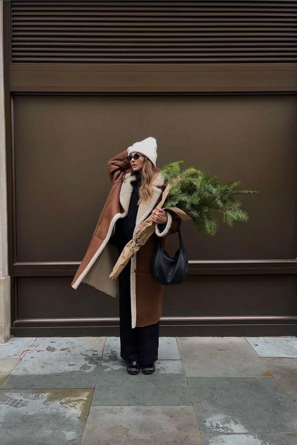 Chic shearling coat outfit ideas for winter, from casual everyday looks to elevated street style. Discover how to style shearling jackets with jeans, joggers, dresses, and cosy layers for effortless cold-weather outfits. Shearling Coat Outfit, Shearling Jacket Outfit, Brown Shearling Jacket Outfit, Black Shearling Jacket Outfit, Faux Shearling Jacket, Shearling Jacket Women, Faux Shearling Jacket Outfit, Black Shearling Jacket, Leather Shearling Jacket, Brown Shearling Jacket, Zara Shearling Jacket, Shearling Leather Jacket, White Shearling Jacket Outfit, Leather Shearling Jacket Outfit, Mango Shearling Jacket, Long Shearling Coat Outfit, Faux Shearling Coat Outfit