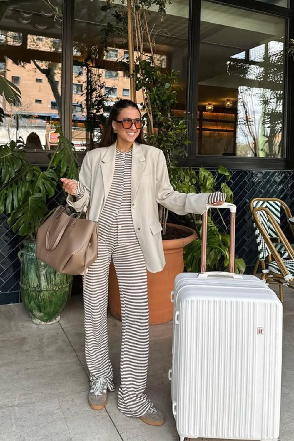 Get inspired with these chic and cozy fall/winter airport outfits. From stylish trench coats to comfy loungewear sets, discover cute travel outfit ideas that blend fashion with practicality for your next trip. Fall Airport Outfit Chic, Cozy, Travel Outfit Fall Airport Style, Plus Size Airport Outfit Fall, Comfy, Chic Airport Outfit Winter casual, Airport Aesthetic Outfit Winter, Classy, Elegant, Smart Winter Airport Outfit Travel Style Chic, Europe Trip Outfits, Work Trip Airport Outfit Get inspired with these chic and cozy fall/winter airport outfits. From stylish trench coats to comfy loungewear sets, discover cute travel outfit ideas that blend fashion with practicality for your next trip. Fall Airport Outfit Chic, Cozy, Travel Outfit Fall Airport Style, Plus Size Airport Outfit Fall, Comfy, Chic Airport Outfit Winter casual, Airport Aesthetic Outfit Winter, Classy, Elegant, Smart Winter Airport Outfit Travel Style Chic, Europe Trip Outfits, Work Trip Airport Outfit