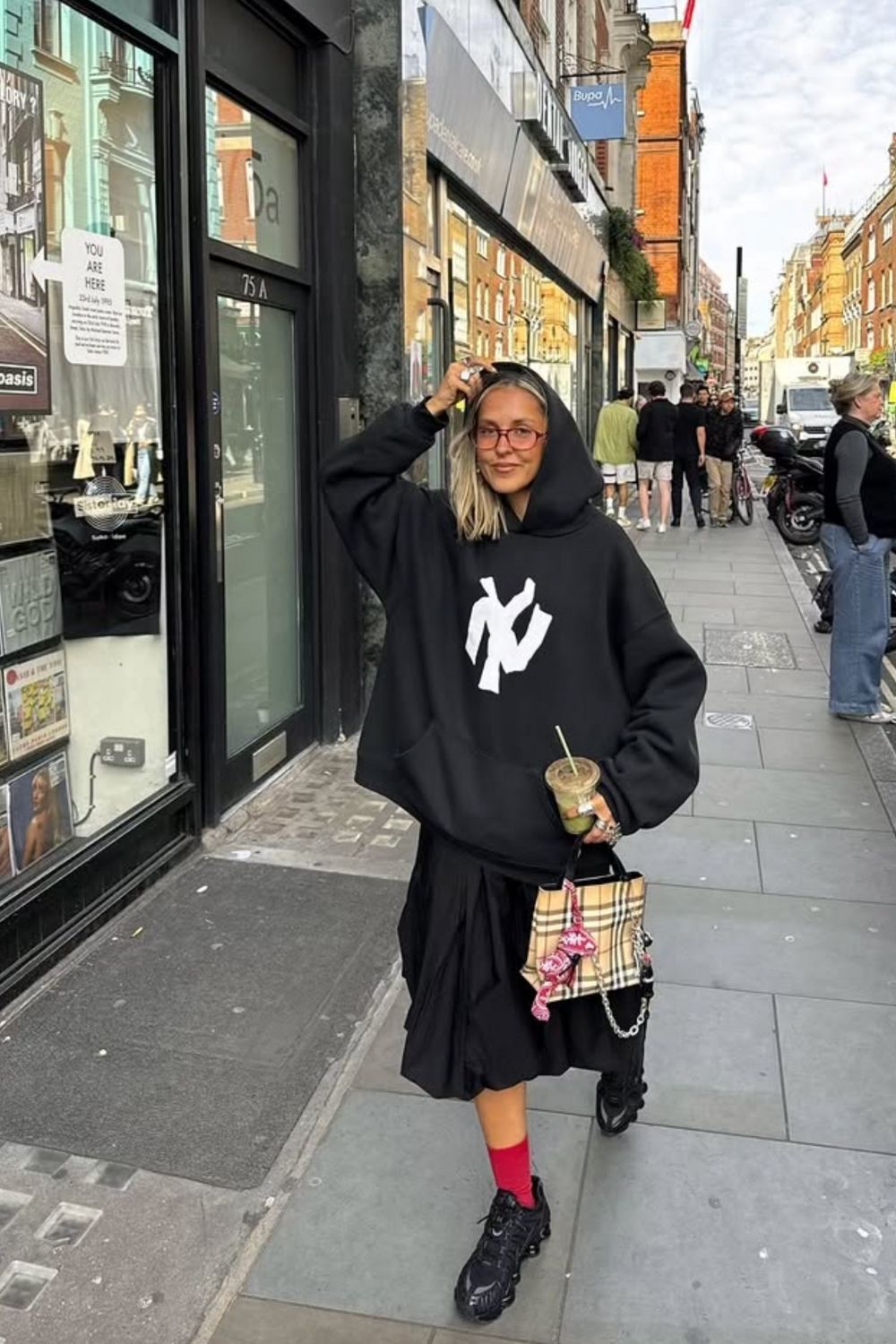 Discover stylish black hoodie outfit ideas that feel effortless and elevated. From casual street style to chic layered looks, learn how to style a black hoodie for every season and occasion. Black Zip Up Hoodie Outfit, Black Hoodie Outfit Aesthetic, Black Essentials Hoodie Outfit, Hoodie Outfit Black Women, Essentials Hoodie Outfit Women Black, Black Zipper Hoodie Outfit, Black Hoodie Outfit Casual, Black Nike Hoodie Outfit, Black Hoodie Outfit Women, Black Zip Hoodie Outfit, Outfit With Black Hoodie, Black Hoodie And Jeans Outfit, Black Gap Hoodie Outfit, Black Hoodie Outfit Ideas, Hijab, Oversized Red Hoodie Outfit, Essentials Hoodie Outfit, Zip Up Hoodie Outfit, Cropped Hoodie Outfit, Baggy Hoodie Outfit, Leggings And Hoodie Outfit, Skirt And Hoodie Outfit, Cute Hoodie Outfit