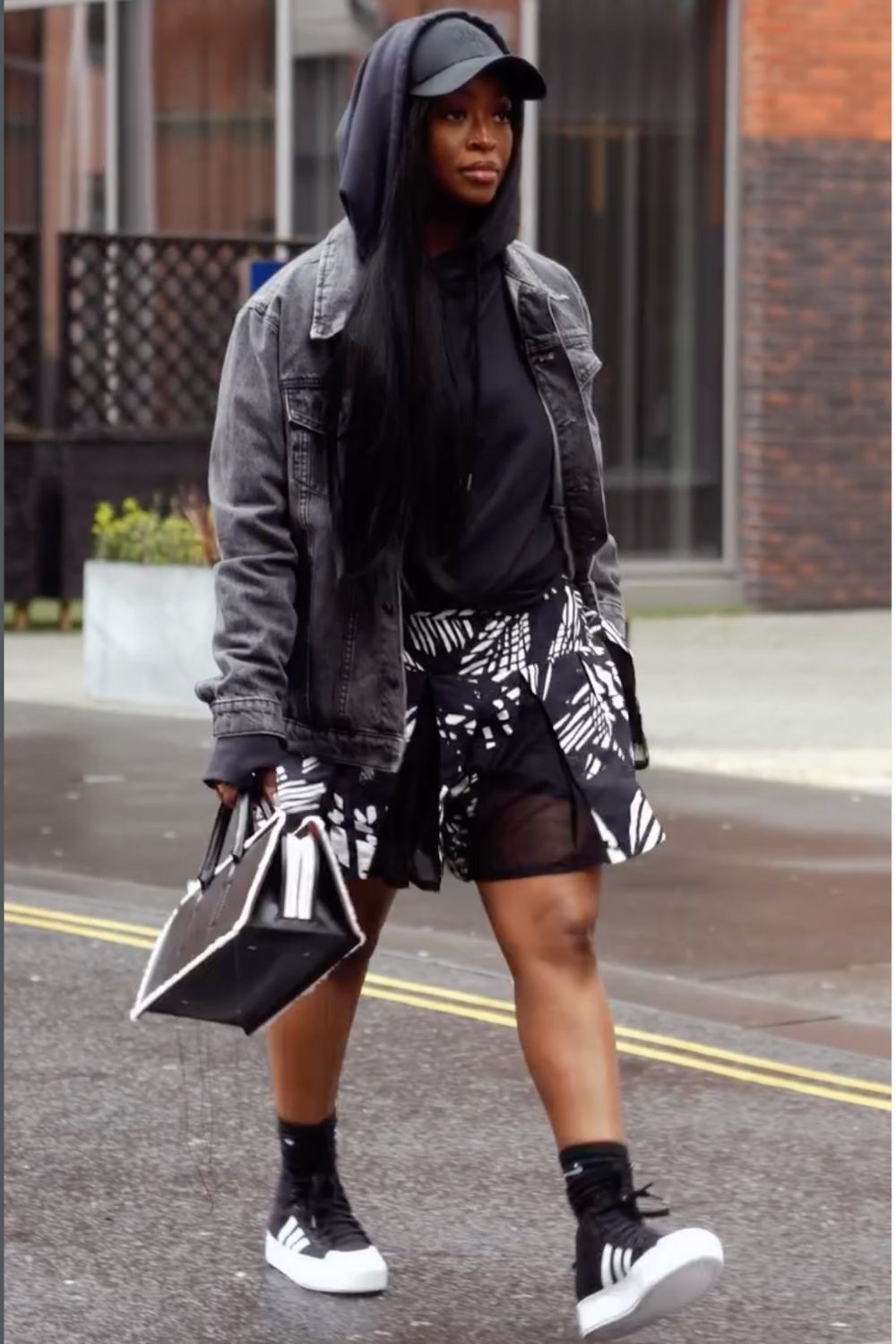 Discover stylish black hoodie outfit ideas that feel effortless and elevated. From casual street style to chic layered looks, learn how to style a black hoodie for every season and occasion. Black Zip Up Hoodie Outfit, Black Hoodie Outfit Aesthetic, Black Essentials Hoodie Outfit, Hoodie Outfit Black Women, Essentials Hoodie Outfit Women Black, Black Zipper Hoodie Outfit, Black Hoodie Outfit Casual, Black Nike Hoodie Outfit, Black Hoodie Outfit Women, Black Zip Hoodie Outfit, Outfit With Black Hoodie, Black Hoodie And Jeans Outfit, Black Gap Hoodie Outfit, Black Hoodie Outfit Ideas, Hijab, Oversized Red Hoodie Outfit, Essentials Hoodie Outfit, Zip Up Hoodie Outfit, Cropped Hoodie Outfit, Baggy Hoodie Outfit, Leggings And Hoodie Outfit, Skirt And Hoodie Outfit, Cute Hoodie Outfit