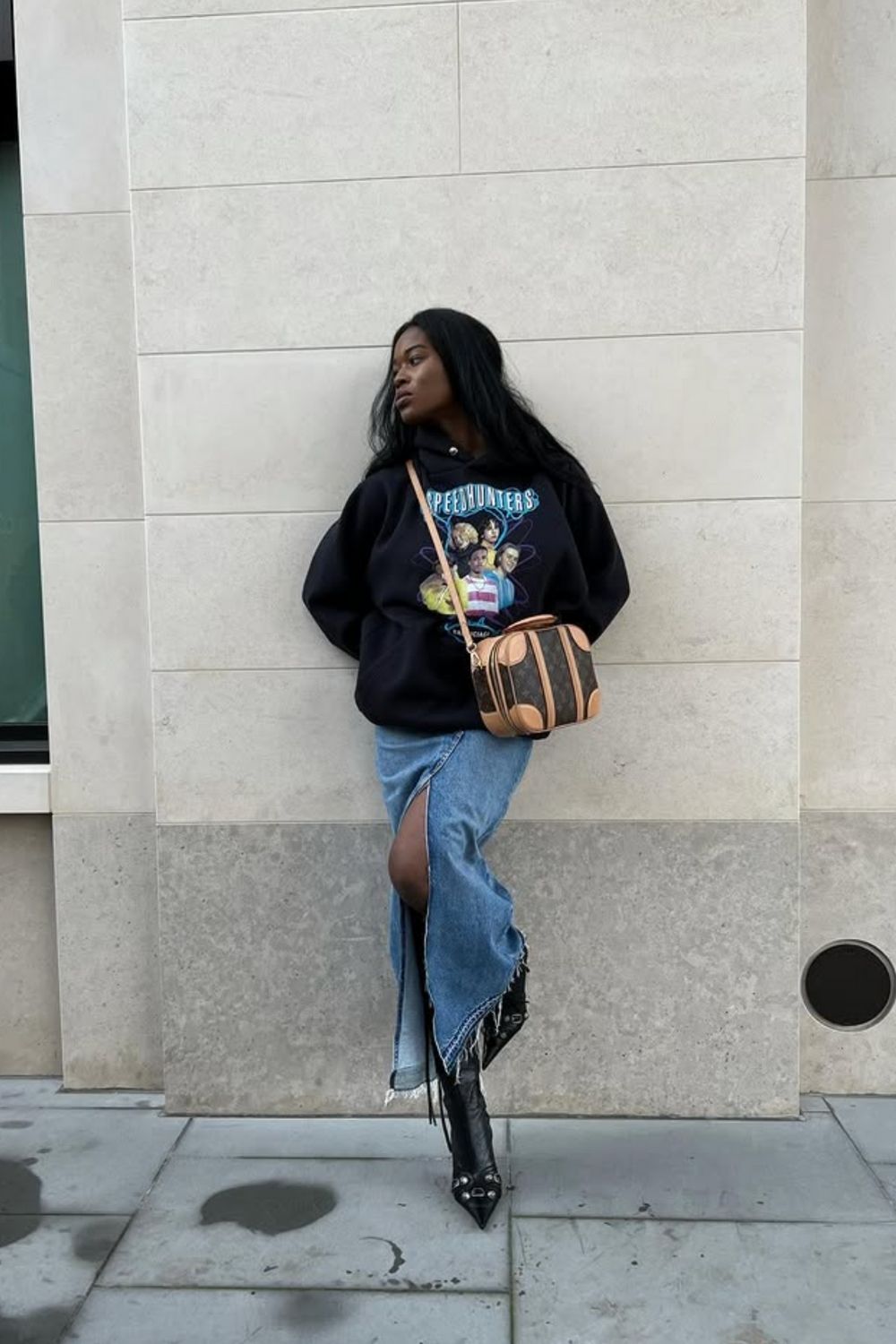 Discover stylish black hoodie outfit ideas that feel effortless and elevated. From casual street style to chic layered looks, learn how to style a black hoodie for every season and occasion. Black Zip Up Hoodie Outfit, Black Hoodie Outfit Aesthetic, Black Essentials Hoodie Outfit, Hoodie Outfit Black Women, Essentials Hoodie Outfit Women Black, Black Zipper Hoodie Outfit, Black Hoodie Outfit Casual, Black Nike Hoodie Outfit, Black Hoodie Outfit Women, Black Zip Hoodie Outfit, Outfit With Black Hoodie, Black Hoodie And Jeans Outfit, Black Gap Hoodie Outfit, Black Hoodie Outfit Ideas, Hijab, Oversized Red Hoodie Outfit, Essentials Hoodie Outfit, Zip Up Hoodie Outfit, Cropped Hoodie Outfit, Baggy Hoodie Outfit, Leggings And Hoodie Outfit, Skirt And Hoodie Outfit, Cute Hoodie Outfit
