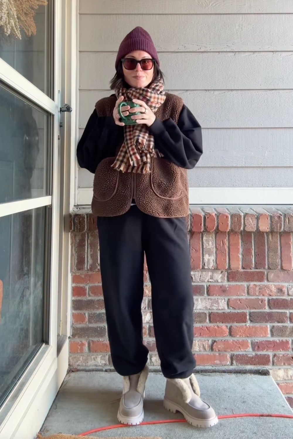 Effortless black sweatpants outfit ideas that look chic, polished, and modern. Discover how to style black sweatpants with jackets, coats, sneakers, heels, and accessories for everyday casual outfits that still feel fashion-forward. sweatpants outfit black women, black sweatpants outfit for school, black sweatpants outfit aesthetic, black baggy sweatpants outfit, black wide leg sweatpants outfit, black sweatpants outfit winter, outfit with black sweatpants, black cargo sweatpants outfit, outfit ideas black sweatpants, Baggy Sweatpants Outfit, Wide Leg Sweatpants Outfit, Cute Sweatpants Outfit, Cargo Sweatpants Outfit, Outfit Ideas Sweatpants, Nike Sweatpants Outfit, Sweatpants Outfit Black Women, Sweatpants Outfit Winter, Sweatpants Outfit Aesthetic, Flare Sweatpants Outfit Effortless black sweatpants outfit ideas that look chic, polished, and modern. Discover how to style black sweatpants with jackets, coats, sneakers, heels, and accessories for everyday casual outfits that still feel fashion-forward. sweatpants outfit black women, black sweatpants outfit for school, black sweatpants outfit aesthetic, black baggy sweatpants outfit, black wide leg sweatpants outfit, black sweatpants outfit winter, outfit with black sweatpants, black cargo sweatpants outfit, outfit ideas black sweatpants, Baggy Sweatpants Outfit, Wide Leg Sweatpants Outfit, Cute Sweatpants Outfit, Cargo Sweatpants Outfit, Outfit Ideas Sweatpants, Nike Sweatpants Outfit, Sweatpants Outfit Black Women, Sweatpants Outfit Winter, Sweatpants Outfit Aesthetic, Flare Sweatpants Outfit