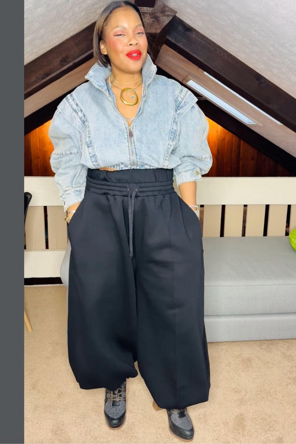 Effortless black sweatpants outfit ideas that look chic, polished, and modern. Discover how to style black sweatpants with jackets, coats, sneakers, heels, and accessories for everyday casual outfits that still feel fashion-forward. sweatpants outfit black women, black sweatpants outfit for school, black sweatpants outfit aesthetic, black baggy sweatpants outfit, black wide leg sweatpants outfit, black sweatpants outfit winter, outfit with black sweatpants, black cargo sweatpants outfit, outfit ideas black sweatpants, Baggy Sweatpants Outfit, Wide Leg Sweatpants Outfit, Cute Sweatpants Outfit, Cargo Sweatpants Outfit, Outfit Ideas Sweatpants, Nike Sweatpants Outfit, Sweatpants Outfit Black Women, Sweatpants Outfit Winter, Sweatpants Outfit Aesthetic, Flare Sweatpants Outfit Effortless black sweatpants outfit ideas that look chic, polished, and modern. Discover how to style black sweatpants with jackets, coats, sneakers, heels, and accessories for everyday casual outfits that still feel fashion-forward. sweatpants outfit black women, black sweatpants outfit for school, black sweatpants outfit aesthetic, black baggy sweatpants outfit, black wide leg sweatpants outfit, black sweatpants outfit winter, outfit with black sweatpants, black cargo sweatpants outfit, outfit ideas black sweatpants, Baggy Sweatpants Outfit, Wide Leg Sweatpants Outfit, Cute Sweatpants Outfit, Cargo Sweatpants Outfit, Outfit Ideas Sweatpants, Nike Sweatpants Outfit, Sweatpants Outfit Black Women, Sweatpants Outfit Winter, Sweatpants Outfit Aesthetic, Flare Sweatpants Outfit