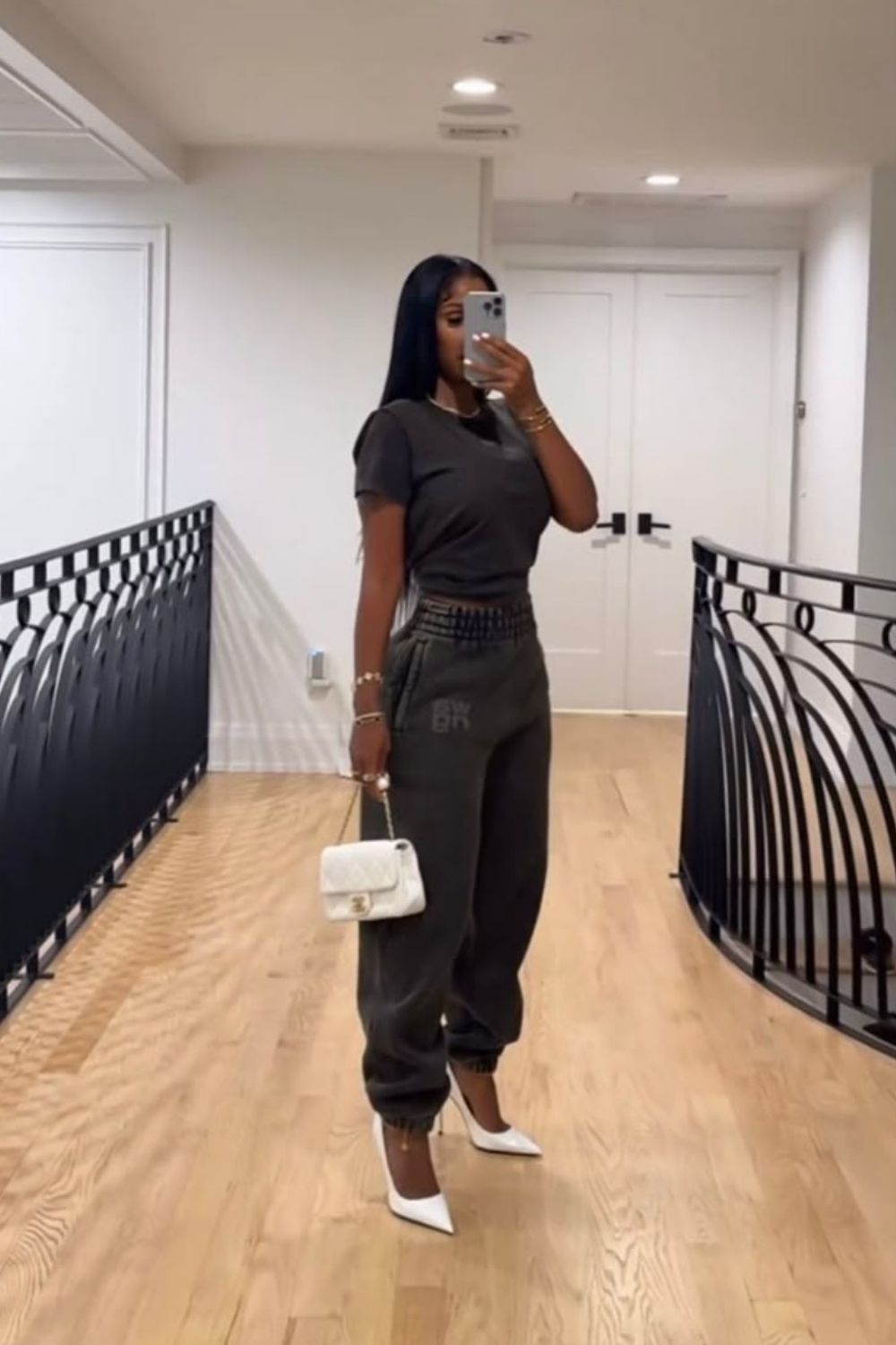 Effortless black sweatpants outfit ideas that look chic, polished, and modern. Discover how to style black sweatpants with jackets, coats, sneakers, heels, and accessories for everyday casual outfits that still feel fashion-forward. sweatpants outfit black women, black sweatpants outfit for school, black sweatpants outfit aesthetic, black baggy sweatpants outfit, black wide leg sweatpants outfit, black sweatpants outfit winter, outfit with black sweatpants, black cargo sweatpants outfit, outfit ideas black sweatpants, Baggy Sweatpants Outfit, Wide Leg Sweatpants Outfit, Cute Sweatpants Outfit, Cargo Sweatpants Outfit, Outfit Ideas Sweatpants, Nike Sweatpants Outfit, Sweatpants Outfit Black Women, Sweatpants Outfit Winter, Sweatpants Outfit Aesthetic, Flare Sweatpants Outfit Effortless black sweatpants outfit ideas that look chic, polished, and modern. Discover how to style black sweatpants with jackets, coats, sneakers, heels, and accessories for everyday casual outfits that still feel fashion-forward. sweatpants outfit black women, black sweatpants outfit for school, black sweatpants outfit aesthetic, black baggy sweatpants outfit, black wide leg sweatpants outfit, black sweatpants outfit winter, outfit with black sweatpants, black cargo sweatpants outfit, outfit ideas black sweatpants, Baggy Sweatpants Outfit, Wide Leg Sweatpants Outfit, Cute Sweatpants Outfit, Cargo Sweatpants Outfit, Outfit Ideas Sweatpants, Nike Sweatpants Outfit, Sweatpants Outfit Black Women, Sweatpants Outfit Winter, Sweatpants Outfit Aesthetic, Flare Sweatpants Outfit