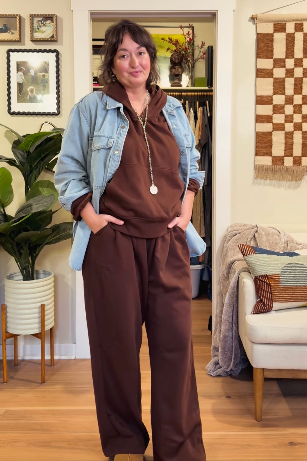 Discover chic brown hoodie outfit ideas that blend comfort and style. From elevated streetwear to cozy everyday looks, explore easy ways to style a brown hoodie for any season or occasion. Brown Zip Up Hoodie Outfit, Brown Hoodie Outfit Woman, Light Brown Hoodie Outfit, Dark Brown Hoodie Outfit, Brown Essentials Hoodie Outfit, Brown Gap Hoodie Outfit, Brown Zipper Hoodie Outfit, Brown Hoodie Outfit Hijab, Brown Hoodie Outfit Aesthetic, Brown Nike Hoodie Outfit, Brown Oversized Hoodie Outfit, Essentials Hoodie Outfit, Zip Up Hoodie Outfit, Cropped Hoodie Outfit, Baggy Hoodie Outfit, Leggings And Hoodie Outfit, Skirt And Hoodie Outfit, Cute Hoodie Outfit Discover chic brown hoodie outfit ideas that blend comfort and style. From elevated streetwear to cozy everyday looks, explore easy ways to style a brown hoodie for any season or occasion. Brown Zip Up Hoodie Outfit, Brown Hoodie Outfit Woman, Light Brown Hoodie Outfit, Dark Brown Hoodie Outfit, Brown Essentials Hoodie Outfit, Brown Gap Hoodie Outfit, Brown Zipper Hoodie Outfit, Brown Hoodie Outfit Hijab, Brown Hoodie Outfit Aesthetic, Brown Nike Hoodie Outfit, Brown Oversized Hoodie Outfit, Essentials Hoodie Outfit, Zip Up Hoodie Outfit, Cropped Hoodie Outfit, Baggy Hoodie Outfit, Leggings And Hoodie Outfit, Skirt And Hoodie Outfit, Cute Hoodie Outfit