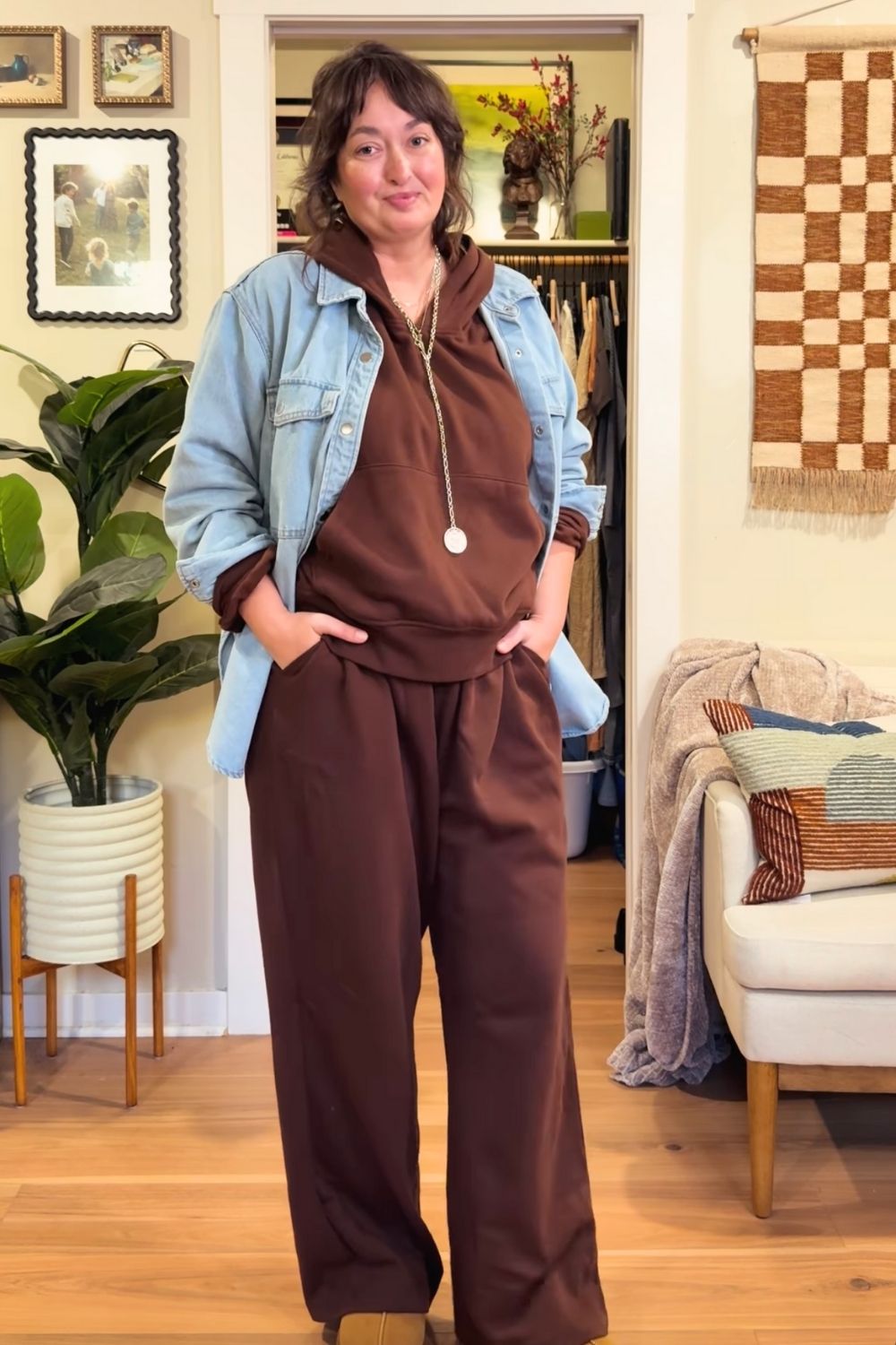 Brown sweatpants outfit ideas that prove cozy can be chic. From casual street style to elevated neutral looks, discover effortless ways to style brown sweatpants for everyday wear, travel, and off-duty outfits.Light Brown Sweatpants Outfit, Brown Nike Sweatpants Outfit, Brown Cargo Sweatpants Outfit, Outfit Ideas Brown Sweatpants, Aesthetic Brown Sweatpants Outfit, Outfit Ideas With Brown Sweatpants, Baggy Sweatpants Outfit, Wide Leg Sweatpants Outfit, Cute Sweatpants Outfit, Sweatpants Outfit For School, Cargo Sweatpants Outfit, Outfit Ideas Sweatpants, Nike Sweatpants Outfit, Sweatpants Outfit Black Women, Sweatpants Outfit Winter, Sweatpants Outfit Aesthetic, Flare Sweatpants Outfit, Essentials Brown sweatpants outfit ideas that prove cozy can be chic. From casual street style to elevated neutral looks, discover effortless ways to style brown sweatpants for everyday wear, travel, and off-duty outfits.Light Brown Sweatpants Outfit, Brown Nike Sweatpants Outfit, Brown Cargo Sweatpants Outfit, Outfit Ideas Brown Sweatpants, Aesthetic Brown Sweatpants Outfit, Outfit Ideas With Brown Sweatpants, Baggy Sweatpants Outfit, Wide Leg Sweatpants Outfit, Cute Sweatpants Outfit, Sweatpants Outfit For School, Cargo Sweatpants Outfit, Outfit Ideas Sweatpants, Nike Sweatpants Outfit, Sweatpants Outfit Black Women, Sweatpants Outfit Winter, Sweatpants Outfit Aesthetic, Flare Sweatpants Outfit, Essentials