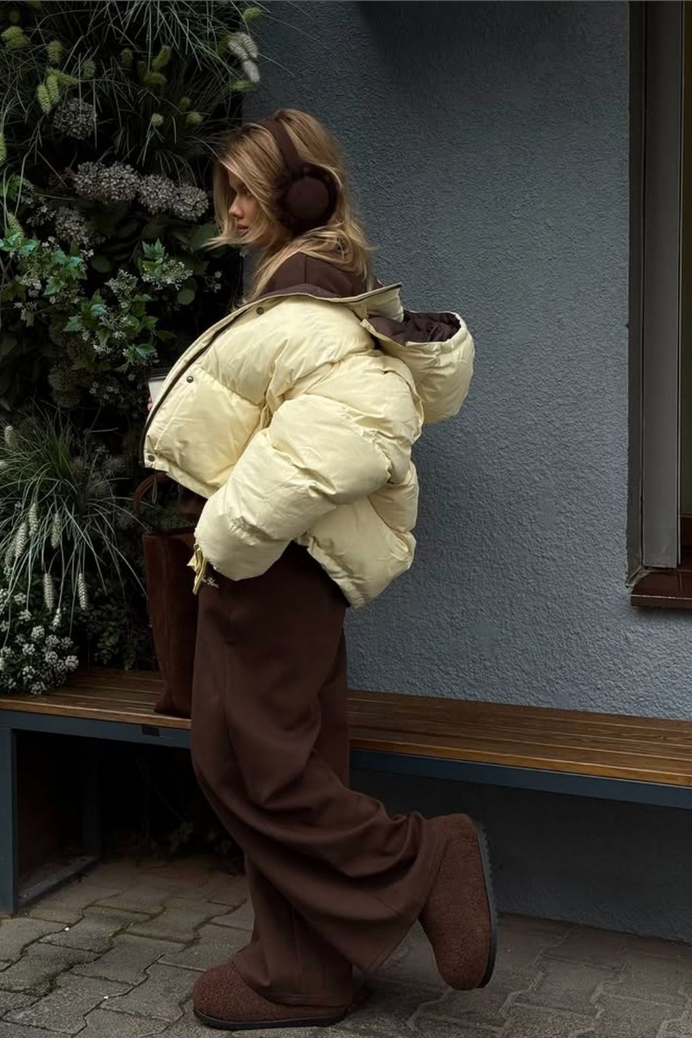 Brown sweatpants outfit ideas that prove cozy can be chic. From casual street style to elevated neutral looks, discover effortless ways to style brown sweatpants for everyday wear, travel, and off-duty outfits.Light Brown Sweatpants Outfit, Brown Nike Sweatpants Outfit, Brown Cargo Sweatpants Outfit, Outfit Ideas Brown Sweatpants, Aesthetic Brown Sweatpants Outfit, Outfit Ideas With Brown Sweatpants, Baggy Sweatpants Outfit, Wide Leg Sweatpants Outfit, Cute Sweatpants Outfit, Sweatpants Outfit For School, Cargo Sweatpants Outfit, Outfit Ideas Sweatpants, Nike Sweatpants Outfit, Sweatpants Outfit Black Women, Sweatpants Outfit Winter, Sweatpants Outfit Aesthetic, Flare Sweatpants Outfit, Essentials Brown sweatpants outfit ideas that prove cozy can be chic. From casual street style to elevated neutral looks, discover effortless ways to style brown sweatpants for everyday wear, travel, and off-duty outfits.Light Brown Sweatpants Outfit, Brown Nike Sweatpants Outfit, Brown Cargo Sweatpants Outfit, Outfit Ideas Brown Sweatpants, Aesthetic Brown Sweatpants Outfit, Outfit Ideas With Brown Sweatpants, Baggy Sweatpants Outfit, Wide Leg Sweatpants Outfit, Cute Sweatpants Outfit, Sweatpants Outfit For School, Cargo Sweatpants Outfit, Outfit Ideas Sweatpants, Nike Sweatpants Outfit, Sweatpants Outfit Black Women, Sweatpants Outfit Winter, Sweatpants Outfit Aesthetic, Flare Sweatpants Outfit, Essentials