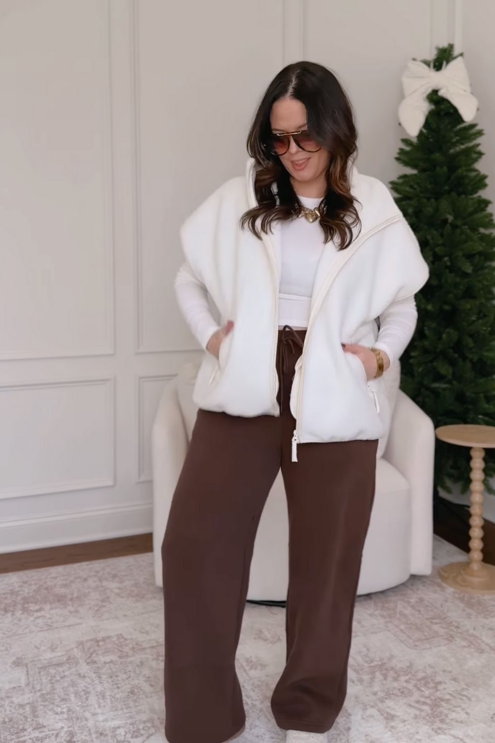 Brown sweatpants outfit ideas that prove cozy can be chic. From casual street style to elevated neutral looks, discover effortless ways to style brown sweatpants for everyday wear, travel, and off-duty outfits.Light Brown Sweatpants Outfit, Brown Nike Sweatpants Outfit, Brown Cargo Sweatpants Outfit, Outfit Ideas Brown Sweatpants, Aesthetic Brown Sweatpants Outfit, Outfit Ideas With Brown Sweatpants, Baggy Sweatpants Outfit, Wide Leg Sweatpants Outfit, Cute Sweatpants Outfit, Sweatpants Outfit For School, Cargo Sweatpants Outfit, Outfit Ideas Sweatpants, Nike Sweatpants Outfit, Sweatpants Outfit Black Women, Sweatpants Outfit Winter, Sweatpants Outfit Aesthetic, Flare Sweatpants Outfit, Essentials Brown sweatpants outfit ideas that prove cozy can be chic. From casual street style to elevated neutral looks, discover effortless ways to style brown sweatpants for everyday wear, travel, and off-duty outfits.Light Brown Sweatpants Outfit, Brown Nike Sweatpants Outfit, Brown Cargo Sweatpants Outfit, Outfit Ideas Brown Sweatpants, Aesthetic Brown Sweatpants Outfit, Outfit Ideas With Brown Sweatpants, Baggy Sweatpants Outfit, Wide Leg Sweatpants Outfit, Cute Sweatpants Outfit, Sweatpants Outfit For School, Cargo Sweatpants Outfit, Outfit Ideas Sweatpants, Nike Sweatpants Outfit, Sweatpants Outfit Black Women, Sweatpants Outfit Winter, Sweatpants Outfit Aesthetic, Flare Sweatpants Outfit, Essentials