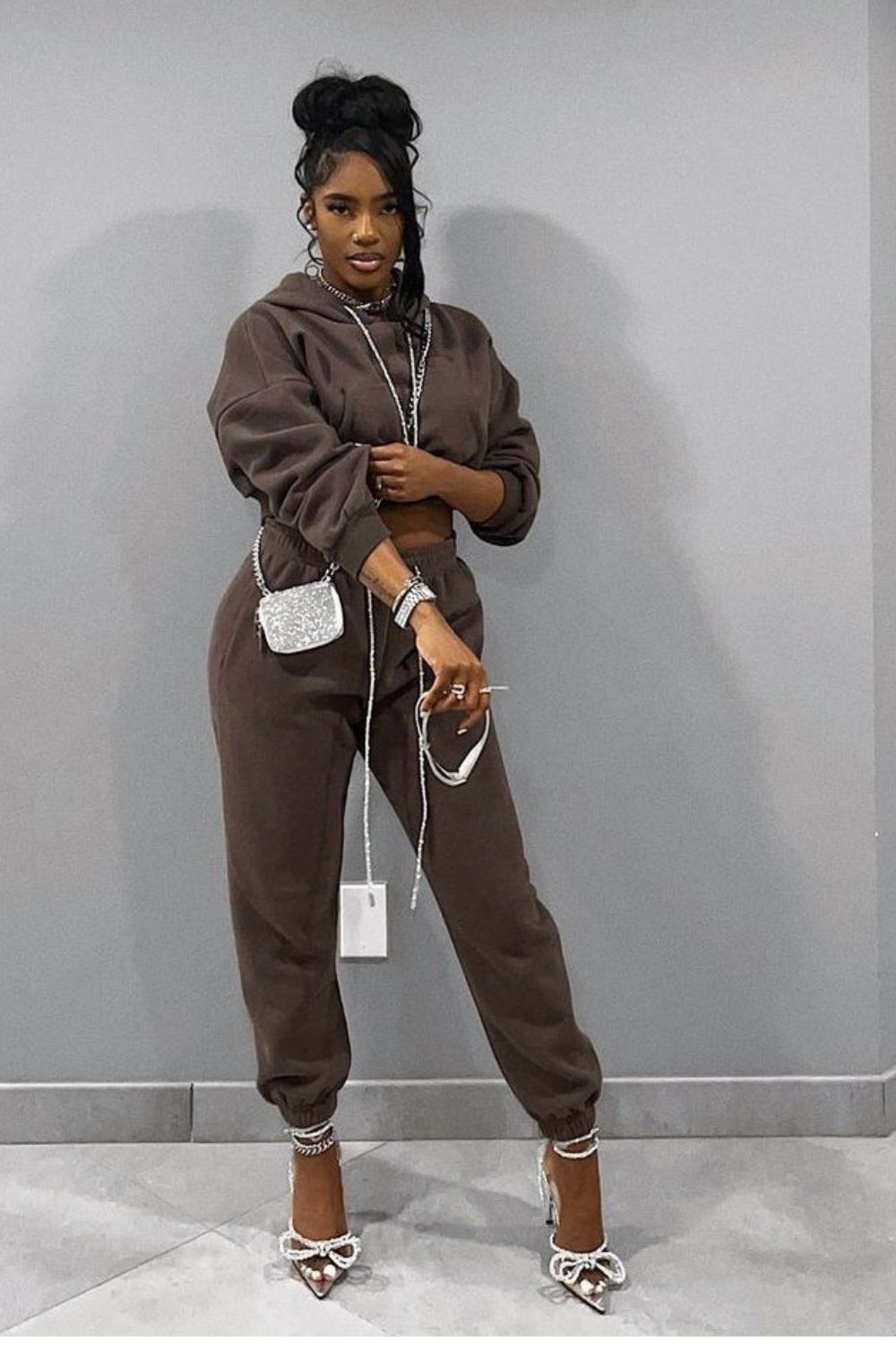 Brown sweatpants outfit ideas that prove cozy can be chic. From casual street style to elevated neutral looks, discover effortless ways to style brown sweatpants for everyday wear, travel, and off-duty outfits.Light Brown Sweatpants Outfit, Brown Nike Sweatpants Outfit, Brown Cargo Sweatpants Outfit, Outfit Ideas Brown Sweatpants, Aesthetic Brown Sweatpants Outfit, Outfit Ideas With Brown Sweatpants, Baggy Sweatpants Outfit, Wide Leg Sweatpants Outfit, Cute Sweatpants Outfit, Sweatpants Outfit For School, Cargo Sweatpants Outfit, Outfit Ideas Sweatpants, Nike Sweatpants Outfit, Sweatpants Outfit Black Women, Sweatpants Outfit Winter, Sweatpants Outfit Aesthetic, Flare Sweatpants Outfit, Essentials Brown sweatpants outfit ideas that prove cozy can be chic. From casual street style to elevated neutral looks, discover effortless ways to style brown sweatpants for everyday wear, travel, and off-duty outfits.Light Brown Sweatpants Outfit, Brown Nike Sweatpants Outfit, Brown Cargo Sweatpants Outfit, Outfit Ideas Brown Sweatpants, Aesthetic Brown Sweatpants Outfit, Outfit Ideas With Brown Sweatpants, Baggy Sweatpants Outfit, Wide Leg Sweatpants Outfit, Cute Sweatpants Outfit, Sweatpants Outfit For School, Cargo Sweatpants Outfit, Outfit Ideas Sweatpants, Nike Sweatpants Outfit, Sweatpants Outfit Black Women, Sweatpants Outfit Winter, Sweatpants Outfit Aesthetic, Flare Sweatpants Outfit, Essentials