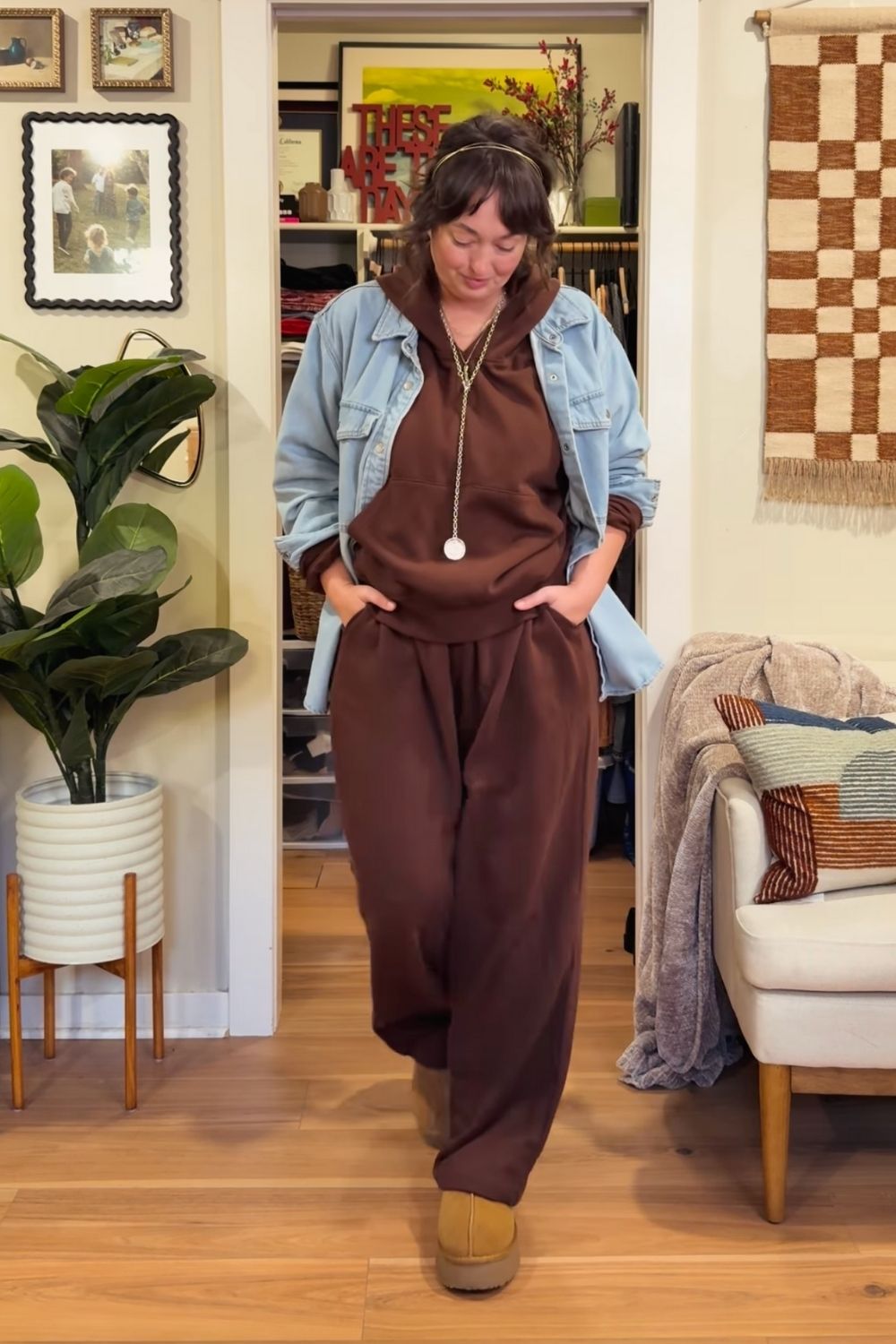 Brown sweatpants outfit ideas that prove cozy can be chic. From casual street style to elevated neutral looks, discover effortless ways to style brown sweatpants for everyday wear, travel, and off-duty outfits.Light Brown Sweatpants Outfit, Brown Nike Sweatpants Outfit, Brown Cargo Sweatpants Outfit, Outfit Ideas Brown Sweatpants, Aesthetic Brown Sweatpants Outfit, Outfit Ideas With Brown Sweatpants, Baggy Sweatpants Outfit, Wide Leg Sweatpants Outfit, Cute Sweatpants Outfit, Sweatpants Outfit For School, Cargo Sweatpants Outfit, Outfit Ideas Sweatpants, Nike Sweatpants Outfit, Sweatpants Outfit Black Women, Sweatpants Outfit Winter, Sweatpants Outfit Aesthetic, Flare Sweatpants Outfit, Essentials Brown sweatpants outfit ideas that prove cozy can be chic. From casual street style to elevated neutral looks, discover effortless ways to style brown sweatpants for everyday wear, travel, and off-duty outfits.Light Brown Sweatpants Outfit, Brown Nike Sweatpants Outfit, Brown Cargo Sweatpants Outfit, Outfit Ideas Brown Sweatpants, Aesthetic Brown Sweatpants Outfit, Outfit Ideas With Brown Sweatpants, Baggy Sweatpants Outfit, Wide Leg Sweatpants Outfit, Cute Sweatpants Outfit, Sweatpants Outfit For School, Cargo Sweatpants Outfit, Outfit Ideas Sweatpants, Nike Sweatpants Outfit, Sweatpants Outfit Black Women, Sweatpants Outfit Winter, Sweatpants Outfit Aesthetic, Flare Sweatpants Outfit, Essentials