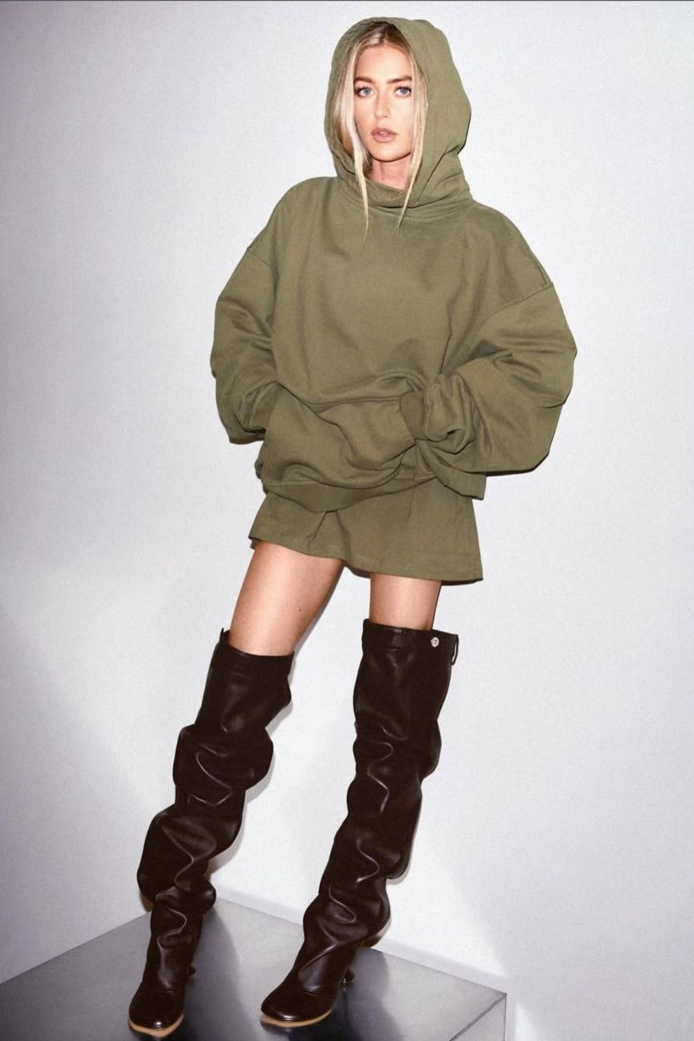 Discover chic green hoodie outfit ideas with elevated styling tips, street style inspiration, and modern ways to dress up a hoodie using skirts, trousers, coats, and accessories for effortless everyday looks.Green Hoodie Outfit, Green Zip Up Hoodie Outfit, Dark Green Hoodie Outfit, Light Green Hoodie Outfit, Green Hoodie Outfit Aesthetic, Olive Green Hoodie Outfit, Green Essentials Hoodie Outfit, Green Hoodie Outfit Girl, Mint Green Hoodie Outfit, Sage Green Hoodie Outfit, Green Nike Hoodie Outfit, Forest Green Hoodie Outfit, Green Zipper Hoodie Outfit, Lime, Army, Dark Green, Essentials Hoodie Outfit, Zip Up Hoodie Outfit, Cropped Hoodie Outfit, Baggy Hoodie Outfit, Leggings And Hoodie Outfit, Skirt And Hoodie Outfit, Cute Hoodie Outfit Discover chic green hoodie outfit ideas with elevated styling tips, street style inspiration, and modern ways to dress up a hoodie using skirts, trousers, coats, and accessories for effortless everyday looks.Green Hoodie Outfit, Green Zip Up Hoodie Outfit, Dark Green Hoodie Outfit, Light Green Hoodie Outfit, Green Hoodie Outfit Aesthetic, Olive Green Hoodie Outfit, Green Essentials Hoodie Outfit, Green Hoodie Outfit Girl, Mint Green Hoodie Outfit, Sage Green Hoodie Outfit, Green Nike Hoodie Outfit, Forest Green Hoodie Outfit, Green Zipper Hoodie Outfit, Lime, Army, Dark Green, Essentials Hoodie Outfit, Zip Up Hoodie Outfit, Cropped Hoodie Outfit, Baggy Hoodie Outfit, Leggings And Hoodie Outfit, Skirt And Hoodie Outfit, Cute Hoodie Outfit