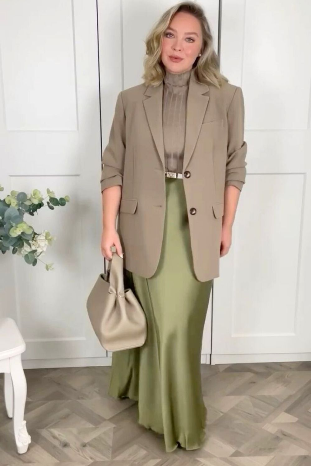 Green satin skirt outfit ideas you’ll love—featuring casual, work, date night, and chic everyday looks. Discover easy ways to style a green satin skirt with knits, blazers, sneakers, and heels for any season. Olive Green Satin Skirt Outfit, Dark Green Satin Skirt Outfit Winter, Green Satin Skirt Outfit Summer, Green Satin Midi Skirt Outfit, Emerald Green Satin Skirt Outfit, Sage Green Satin Skirt Outfit, Green Satin Maxi Skirt Outfit, Long Green Satin Skirt Outfit, Long Satin Skirt Outfit, Lime Green Satin Skirt Outfit Classy, Satin Skirt Outfit Winter, Satin Skirt Outfit Summer, Satin Maxi Skirt Outfit, Satin Skirt Outfit Casual, Satin Skirt Outfit Hijab, Satin Skirt Outfit Elegant, Satin Skirt Winter Outfit, Maxi Satin Skirt Outfit, Midi Satin Skirt Outfit, Satin Long Skirt Outfit Green satin skirt outfit ideas you’ll love—featuring casual, work, date night, and chic everyday looks. Discover easy ways to style a green satin skirt with knits, blazers, sneakers, and heels for any season. Olive Green Satin Skirt Outfit, Dark Green Satin Skirt Outfit Winter, Green Satin Skirt Outfit Summer, Green Satin Midi Skirt Outfit, Emerald Green Satin Skirt Outfit, Sage Green Satin Skirt Outfit, Green Satin Maxi Skirt Outfit, Long Green Satin Skirt Outfit, Long Satin Skirt Outfit, Lime Green Satin Skirt Outfit Classy, Satin Skirt Outfit Winter, Satin Skirt Outfit Summer, Satin Maxi Skirt Outfit, Satin Skirt Outfit Casual, Satin Skirt Outfit Hijab, Satin Skirt Outfit Elegant, Satin Skirt Winter Outfit, Maxi Satin Skirt Outfit, Midi Satin Skirt Outfit, Satin Long Skirt Outfit