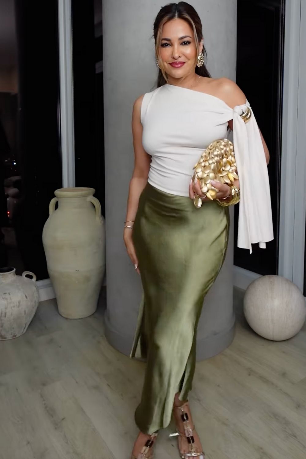 Green satin skirt outfit ideas you’ll love—featuring casual, work, date night, and chic everyday looks. Discover easy ways to style a green satin skirt with knits, blazers, sneakers, and heels for any season.Olive Green Satin Skirt Outfit, Dark Green Satin Skirt Outfit Winter, Green Satin Skirt Outfit Summer, Green Satin Midi Skirt Outfit, Emerald Green Satin Skirt Outfit, Sage Green Satin Skirt Outfit, Green Satin Maxi Skirt Outfit, Long Green Satin Skirt Outfit, Long Satin Skirt Outfit, Lime Green Satin Skirt Outfit Classy, Satin Skirt Outfit Winter, Satin Skirt Outfit Summer, Satin Maxi Skirt Outfit, Satin Skirt Outfit Casual, Satin Skirt Outfit Hijab, Satin Skirt Outfit Elegant, Satin Skirt Winter Outfit, Maxi Satin Skirt Outfit, Midi Satin Skirt Outfit, Satin Long Skirt Outfit Green satin skirt outfit ideas you’ll love—featuring casual, work, date night, and chic everyday looks. Discover easy ways to style a green satin skirt with knits, blazers, sneakers, and heels for any season.Olive Green Satin Skirt Outfit, Dark Green Satin Skirt Outfit Winter, Green Satin Skirt Outfit Summer, Green Satin Midi Skirt Outfit, Emerald Green Satin Skirt Outfit, Sage Green Satin Skirt Outfit, Green Satin Maxi Skirt Outfit, Long Green Satin Skirt Outfit, Long Satin Skirt Outfit, Lime Green Satin Skirt Outfit Classy, Satin Skirt Outfit Winter, Satin Skirt Outfit Summer, Satin Maxi Skirt Outfit, Satin Skirt Outfit Casual, Satin Skirt Outfit Hijab, Satin Skirt Outfit Elegant, Satin Skirt Winter Outfit, Maxi Satin Skirt Outfit, Midi Satin Skirt Outfit, Satin Long Skirt Outfit