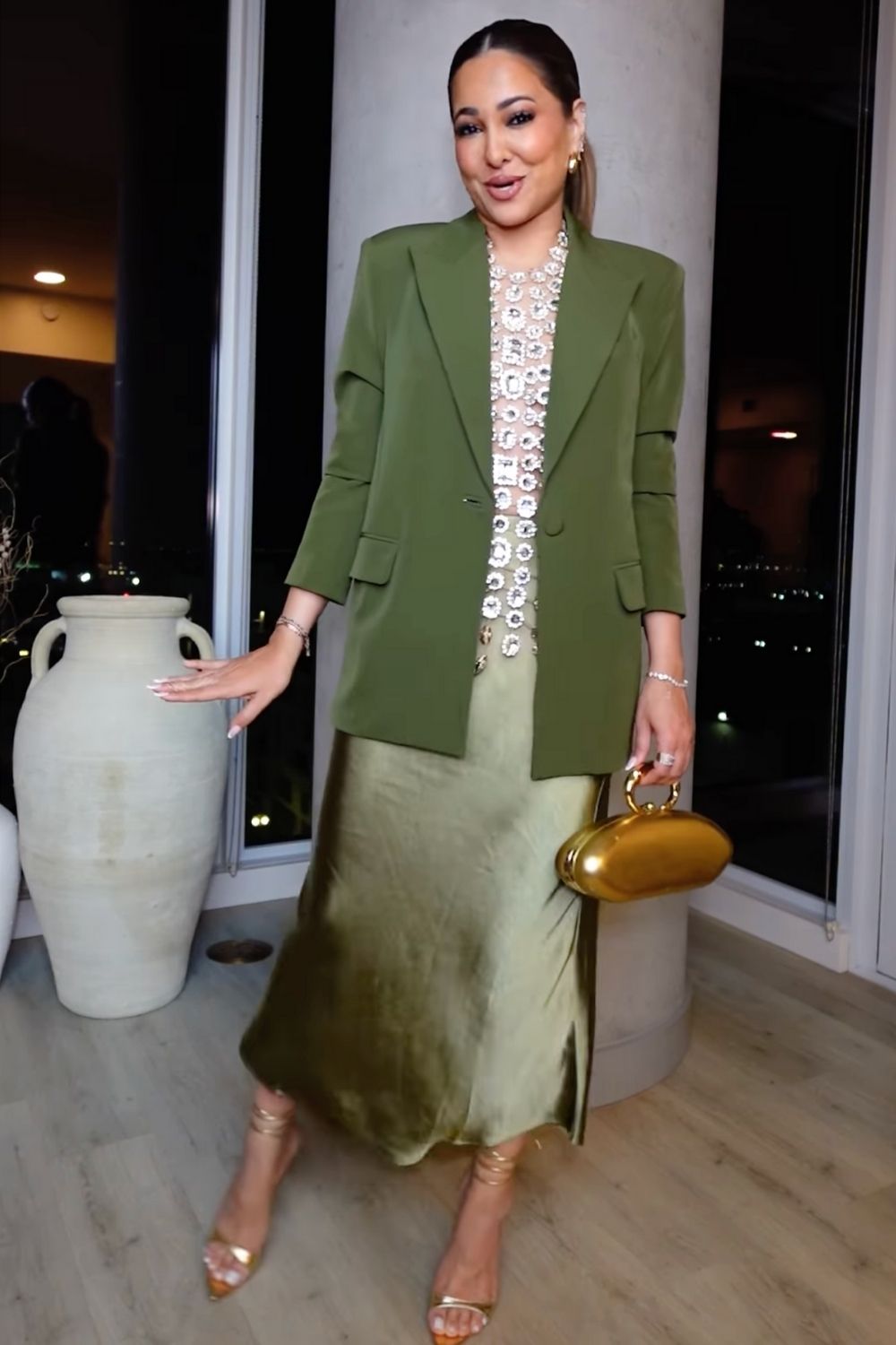 Green satin skirt outfit ideas you’ll love—featuring casual, work, date night, and chic everyday looks. Discover easy ways to style a green satin skirt with knits, blazers, sneakers, and heels for any season. Olive Green Satin Skirt Outfit, Dark Green Satin Skirt Outfit Winter, Green Satin Skirt Outfit Summer, Green Satin Midi Skirt Outfit, Emerald Green Satin Skirt Outfit, Sage Green Satin Skirt Outfit, Green Satin Maxi Skirt Outfit, Long Green Satin Skirt Outfit, Long Satin Skirt Outfit, Lime Green Satin Skirt Outfit Classy, Satin Skirt Outfit Winter, Satin Skirt Outfit Summer, Satin Maxi Skirt Outfit, Satin Skirt Outfit Casual, Satin Skirt Outfit Hijab, Satin Skirt Outfit Elegant, Satin Skirt Winter Outfit, Maxi Satin Skirt Outfit, Midi Satin Skirt Outfit, Satin Long Skirt Outfit Green satin skirt outfit ideas you’ll love—featuring casual, work, date night, and chic everyday looks. Discover easy ways to style a green satin skirt with knits, blazers, sneakers, and heels for any season. Olive Green Satin Skirt Outfit, Dark Green Satin Skirt Outfit Winter, Green Satin Skirt Outfit Summer, Green Satin Midi Skirt Outfit, Emerald Green Satin Skirt Outfit, Sage Green Satin Skirt Outfit, Green Satin Maxi Skirt Outfit, Long Green Satin Skirt Outfit, Long Satin Skirt Outfit, Lime Green Satin Skirt Outfit Classy, Satin Skirt Outfit Winter, Satin Skirt Outfit Summer, Satin Maxi Skirt Outfit, Satin Skirt Outfit Casual, Satin Skirt Outfit Hijab, Satin Skirt Outfit Elegant, Satin Skirt Winter Outfit, Maxi Satin Skirt Outfit, Midi Satin Skirt Outfit, Satin Long Skirt Outfit