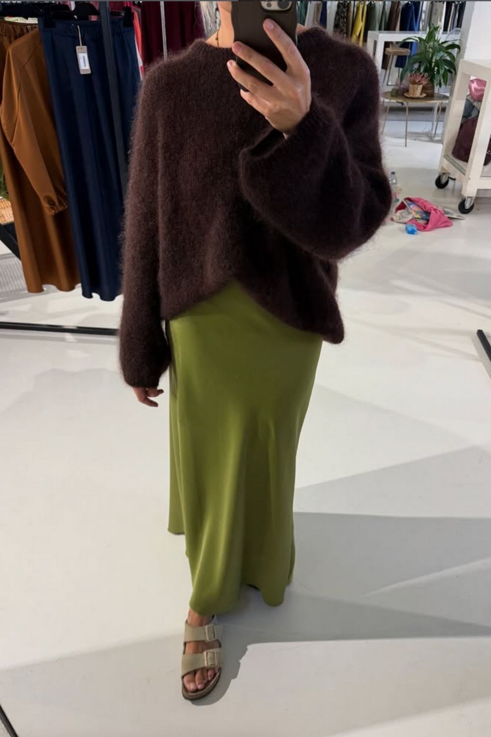 Green satin skirt outfit ideas you’ll love—featuring casual, work, date night, and chic everyday looks. Discover easy ways to style a green satin skirt with knits, blazers, sneakers, and heels for any season.Olive Green Satin Skirt Outfit, Dark Green Satin Skirt Outfit Winter, Green Satin Skirt Outfit Summer, Green Satin Midi Skirt Outfit, Emerald Green Satin Skirt Outfit, Sage Green Satin Skirt Outfit, Green Satin Maxi Skirt Outfit, Long Green Satin Skirt Outfit, Long Satin Skirt Outfit, Lime Green Satin Skirt Outfit Classy, Satin Skirt Outfit Winter, Satin Skirt Outfit Summer, Satin Maxi Skirt Outfit, Satin Skirt Outfit Casual, Satin Skirt Outfit Hijab, Satin Skirt Outfit Elegant, Satin Skirt Winter Outfit, Maxi Satin Skirt Outfit, Midi Satin Skirt Outfit, Satin Long Skirt Outfit Green satin skirt outfit ideas you’ll love—featuring casual, work, date night, and chic everyday looks. Discover easy ways to style a green satin skirt with knits, blazers, sneakers, and heels for any season.Olive Green Satin Skirt Outfit, Dark Green Satin Skirt Outfit Winter, Green Satin Skirt Outfit Summer, Green Satin Midi Skirt Outfit, Emerald Green Satin Skirt Outfit, Sage Green Satin Skirt Outfit, Green Satin Maxi Skirt Outfit, Long Green Satin Skirt Outfit, Long Satin Skirt Outfit, Lime Green Satin Skirt Outfit Classy, Satin Skirt Outfit Winter, Satin Skirt Outfit Summer, Satin Maxi Skirt Outfit, Satin Skirt Outfit Casual, Satin Skirt Outfit Hijab, Satin Skirt Outfit Elegant, Satin Skirt Winter Outfit, Maxi Satin Skirt Outfit, Midi Satin Skirt Outfit, Satin Long Skirt Outfit