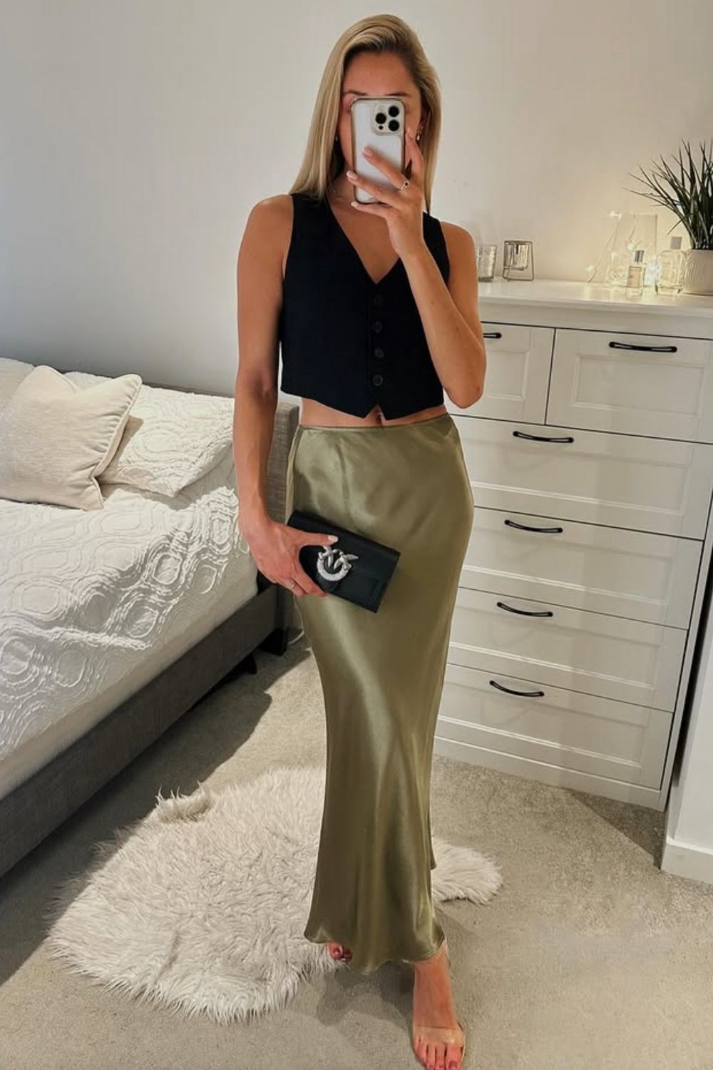 Green satin skirt outfit ideas you’ll love—featuring casual, work, date night, and chic everyday looks. Discover easy ways to style a green satin skirt with knits, blazers, sneakers, and heels for any season. Olive Green Satin Skirt Outfit, Dark Green Satin Skirt Outfit Winter, Green Satin Skirt Outfit Summer, Green Satin Midi Skirt Outfit, Emerald Green Satin Skirt Outfit, Sage Green Satin Skirt Outfit, Green Satin Maxi Skirt Outfit, Long Green Satin Skirt Outfit, Long Satin Skirt Outfit, Lime Green Satin Skirt Outfit Classy, Satin Skirt Outfit Winter, Satin Skirt Outfit Summer, Satin Maxi Skirt Outfit, Satin Skirt Outfit Casual, Satin Skirt Outfit Hijab, Satin Skirt Outfit Elegant, Satin Skirt Winter Outfit, Maxi Satin Skirt Outfit, Midi Satin Skirt Outfit, Satin Long Skirt Outfit Green satin skirt outfit ideas you’ll love—featuring casual, work, date night, and chic everyday looks. Discover easy ways to style a green satin skirt with knits, blazers, sneakers, and heels for any season. Olive Green Satin Skirt Outfit, Dark Green Satin Skirt Outfit Winter, Green Satin Skirt Outfit Summer, Green Satin Midi Skirt Outfit, Emerald Green Satin Skirt Outfit, Sage Green Satin Skirt Outfit, Green Satin Maxi Skirt Outfit, Long Green Satin Skirt Outfit, Long Satin Skirt Outfit, Lime Green Satin Skirt Outfit Classy, Satin Skirt Outfit Winter, Satin Skirt Outfit Summer, Satin Maxi Skirt Outfit, Satin Skirt Outfit Casual, Satin Skirt Outfit Hijab, Satin Skirt Outfit Elegant, Satin Skirt Winter Outfit, Maxi Satin Skirt Outfit, Midi Satin Skirt Outfit, Satin Long Skirt Outfit