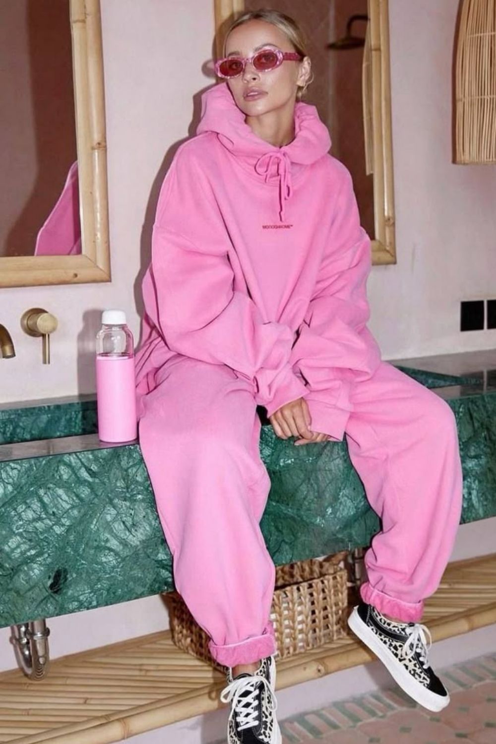 Pink sweatpants outfit ideas that blend comfort with high-fashion style. From blazers and heels to sneakers and cozy layers, discover chic ways to style pink sweatpants for everyday wear, travel, and elevated street style. Pink Sweatpants Outfit Winter, Hot Pink Sweatpants Outfit, Light Pink Sweatpants Outfit, Sweatpants Outfit Pink, Pink Nike Sweatpants Outfit, Sweatpants Pink Outfit, Pink Sweatpants Outfit Aesthetic, Victoria Secret Pink Sweatpants Outfit, Baggy Sweatpants Outfit, Wide Leg Sweatpants Outfit, Cute Sweatpants Outfit, Sweatpants Outfit For School, Cargo Sweatpants Outfit, Outfit Ideas Sweatpants, Nike Sweatpants Outfit, Sweatpants Outfit Black Women, Sweatpants Outfit Winter, Sweatpants Outfit Aesthetic, Flare Sweatpants Outfit Pink sweatpants outfit ideas that blend comfort with high-fashion style. From blazers and heels to sneakers and cozy layers, discover chic ways to style pink sweatpants for everyday wear, travel, and elevated street style. Pink Sweatpants Outfit Winter, Hot Pink Sweatpants Outfit, Light Pink Sweatpants Outfit, Sweatpants Outfit Pink, Pink Nike Sweatpants Outfit, Sweatpants Pink Outfit, Pink Sweatpants Outfit Aesthetic, Victoria Secret Pink Sweatpants Outfit, Baggy Sweatpants Outfit, Wide Leg Sweatpants Outfit, Cute Sweatpants Outfit, Sweatpants Outfit For School, Cargo Sweatpants Outfit, Outfit Ideas Sweatpants, Nike Sweatpants Outfit, Sweatpants Outfit Black Women, Sweatpants Outfit Winter, Sweatpants Outfit Aesthetic, Flare Sweatpants Outfit