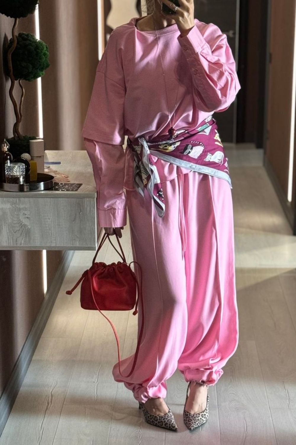 Pink sweatpants outfit ideas that blend comfort with high-fashion style. From blazers and heels to sneakers and cozy layers, discover chic ways to style pink sweatpants for everyday wear, travel, and elevated street style. Pink Sweatpants Outfit Winter, Hot Pink Sweatpants Outfit, Light Pink Sweatpants Outfit, Sweatpants Outfit Pink, Pink Nike Sweatpants Outfit, Sweatpants Pink Outfit, Pink Sweatpants Outfit Aesthetic, Victoria Secret Pink Sweatpants Outfit, Baggy Sweatpants Outfit, Wide Leg Sweatpants Outfit, Cute Sweatpants Outfit, Sweatpants Outfit For School, Cargo Sweatpants Outfit, Outfit Ideas Sweatpants, Nike Sweatpants Outfit, Sweatpants Outfit Black Women, Sweatpants Outfit Winter, Sweatpants Outfit Aesthetic, Flare Sweatpants Outfit Pink sweatpants outfit ideas that blend comfort with high-fashion style. From blazers and heels to sneakers and cozy layers, discover chic ways to style pink sweatpants for everyday wear, travel, and elevated street style. Pink Sweatpants Outfit Winter, Hot Pink Sweatpants Outfit, Light Pink Sweatpants Outfit, Sweatpants Outfit Pink, Pink Nike Sweatpants Outfit, Sweatpants Pink Outfit, Pink Sweatpants Outfit Aesthetic, Victoria Secret Pink Sweatpants Outfit, Baggy Sweatpants Outfit, Wide Leg Sweatpants Outfit, Cute Sweatpants Outfit, Sweatpants Outfit For School, Cargo Sweatpants Outfit, Outfit Ideas Sweatpants, Nike Sweatpants Outfit, Sweatpants Outfit Black Women, Sweatpants Outfit Winter, Sweatpants Outfit Aesthetic, Flare Sweatpants Outfit