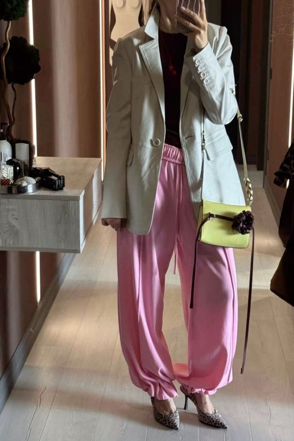 Pink sweatpants outfit ideas that blend comfort with high-fashion style. From blazers and heels to sneakers and cozy layers, discover chic ways to style pink sweatpants for everyday wear, travel, and elevated street style. Pink Sweatpants Outfit Winter, Hot Pink Sweatpants Outfit, Light Pink Sweatpants Outfit, Sweatpants Outfit Pink, Pink Nike Sweatpants Outfit, Sweatpants Pink Outfit, Pink Sweatpants Outfit Aesthetic, Victoria Secret Pink Sweatpants Outfit, Baggy Sweatpants Outfit, Wide Leg Sweatpants Outfit, Cute Sweatpants Outfit, Sweatpants Outfit For School, Cargo Sweatpants Outfit, Outfit Ideas Sweatpants, Nike Sweatpants Outfit, Sweatpants Outfit Black Women, Sweatpants Outfit Winter, Sweatpants Outfit Aesthetic, Flare Sweatpants Outfit Pink sweatpants outfit ideas that blend comfort with high-fashion style. From blazers and heels to sneakers and cozy layers, discover chic ways to style pink sweatpants for everyday wear, travel, and elevated street style. Pink Sweatpants Outfit Winter, Hot Pink Sweatpants Outfit, Light Pink Sweatpants Outfit, Sweatpants Outfit Pink, Pink Nike Sweatpants Outfit, Sweatpants Pink Outfit, Pink Sweatpants Outfit Aesthetic, Victoria Secret Pink Sweatpants Outfit, Baggy Sweatpants Outfit, Wide Leg Sweatpants Outfit, Cute Sweatpants Outfit, Sweatpants Outfit For School, Cargo Sweatpants Outfit, Outfit Ideas Sweatpants, Nike Sweatpants Outfit, Sweatpants Outfit Black Women, Sweatpants Outfit Winter, Sweatpants Outfit Aesthetic, Flare Sweatpants Outfit