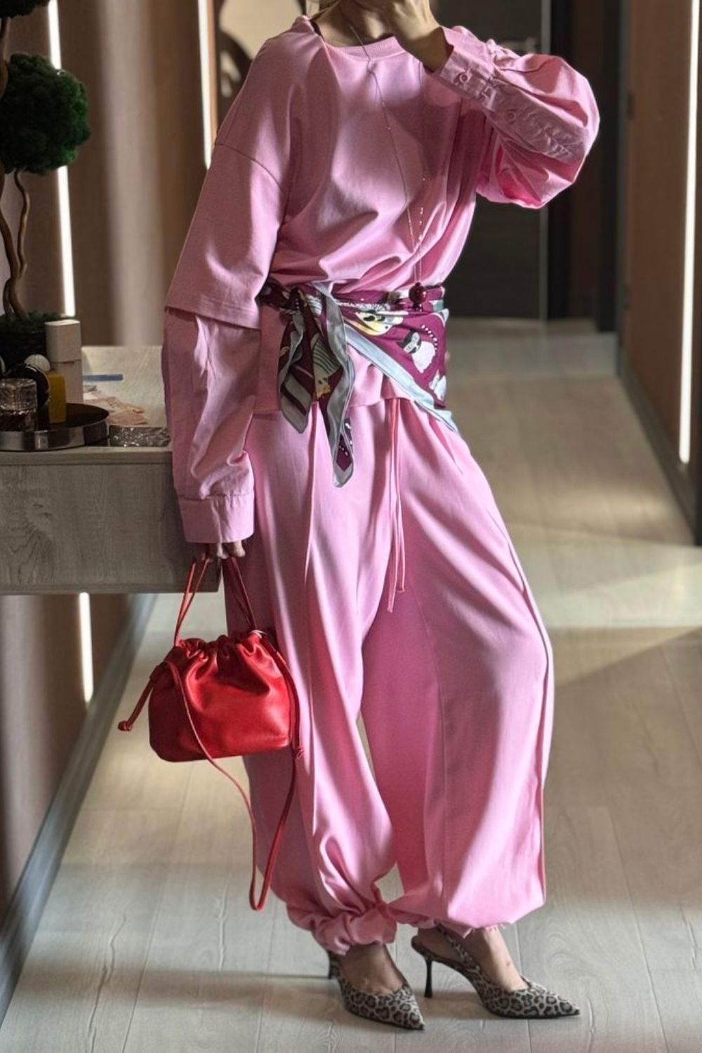 Pink sweatpants outfit ideas that blend comfort with high-fashion style. From blazers and heels to sneakers and cozy layers, discover chic ways to style pink sweatpants for everyday wear, travel, and elevated street style. Pink Sweatpants Outfit Winter, Hot Pink Sweatpants Outfit, Light Pink Sweatpants Outfit, Sweatpants Outfit Pink, Pink Nike Sweatpants Outfit, Sweatpants Pink Outfit, Pink Sweatpants Outfit Aesthetic, Victoria Secret Pink Sweatpants Outfit, Baggy Sweatpants Outfit, Wide Leg Sweatpants Outfit, Cute Sweatpants Outfit, Sweatpants Outfit For School, Cargo Sweatpants Outfit, Outfit Ideas Sweatpants, Nike Sweatpants Outfit, Sweatpants Outfit Black Women, Sweatpants Outfit Winter, Sweatpants Outfit Aesthetic, Flare Sweatpants Outfit Pink sweatpants outfit ideas that blend comfort with high-fashion style. From blazers and heels to sneakers and cozy layers, discover chic ways to style pink sweatpants for everyday wear, travel, and elevated street style. Pink Sweatpants Outfit Winter, Hot Pink Sweatpants Outfit, Light Pink Sweatpants Outfit, Sweatpants Outfit Pink, Pink Nike Sweatpants Outfit, Sweatpants Pink Outfit, Pink Sweatpants Outfit Aesthetic, Victoria Secret Pink Sweatpants Outfit, Baggy Sweatpants Outfit, Wide Leg Sweatpants Outfit, Cute Sweatpants Outfit, Sweatpants Outfit For School, Cargo Sweatpants Outfit, Outfit Ideas Sweatpants, Nike Sweatpants Outfit, Sweatpants Outfit Black Women, Sweatpants Outfit Winter, Sweatpants Outfit Aesthetic, Flare Sweatpants Outfit
