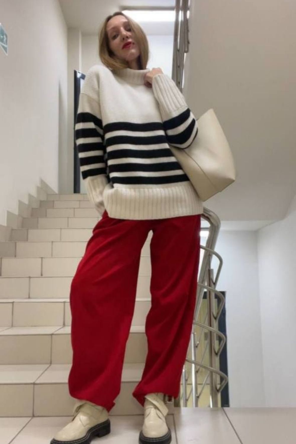 Outfit ideas you’ll actually want to wear. Discover how to style red sweatpants for casual days, street style moments, and elevated off-duty looks with ease. Red Sweatpants Outfit, Dark Red Sweatpants Outfit, Red Brandy Sweatpants Outfit, Red Nike Sweatpants Outfit, Baggy Sweatpants Outfit, Wide Leg Sweatpants Outfit, Cute Sweatpants Outfit, Sweatpants Outfit For School, Cargo Sweatpants Outfit, Outfit Ideas Sweatpants, Nike Sweatpants Outfit, Sweatpants Outfit Black Women, Sweatpants Outfit Winter, Sweatpants Outfit Aesthetic, Flare Sweatpants Outfit