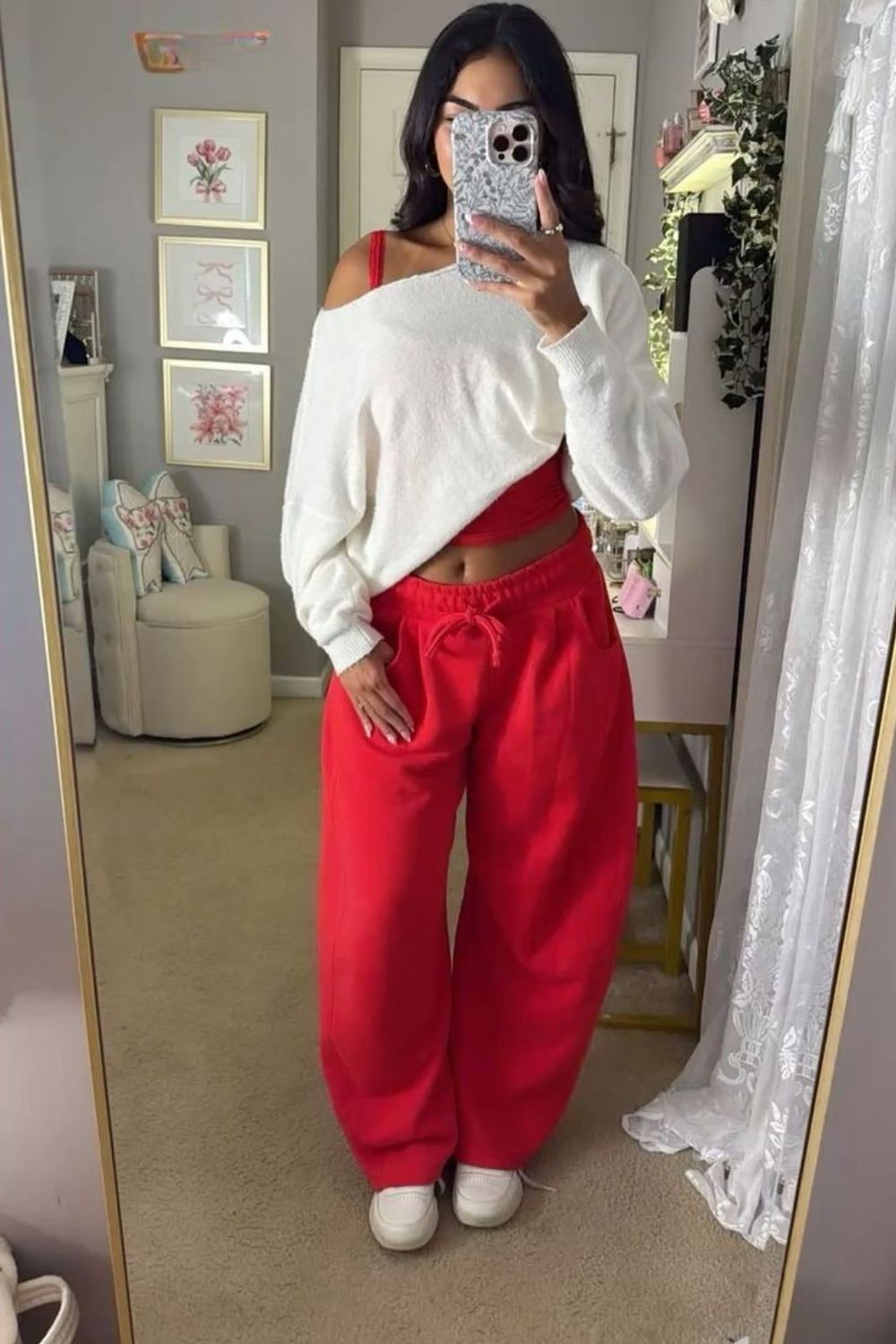 Outfit ideas you’ll actually want to wear. Discover how to style red sweatpants for casual days, street style moments, and elevated off-duty looks with ease. Red Sweatpants Outfit, Dark Red Sweatpants Outfit, Red Brandy Sweatpants Outfit, Red Nike Sweatpants Outfit, Baggy Sweatpants Outfit, Wide Leg Sweatpants Outfit, Cute Sweatpants Outfit, Sweatpants Outfit For School, Cargo Sweatpants Outfit, Outfit Ideas Sweatpants, Nike Sweatpants Outfit, Sweatpants Outfit Black Women, Sweatpants Outfit Winter, Sweatpants Outfit Aesthetic, Flare Sweatpants Outfit