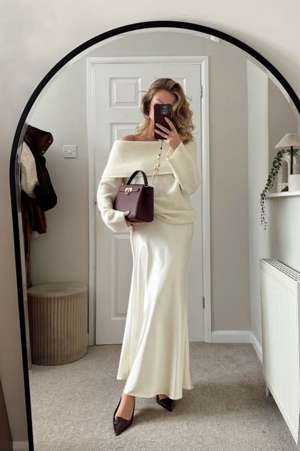 Discover chic white satin skirt outfit ideas for every season, from casual everyday looks to elegant evening styles. Learn how to style a white satin skirt with knits, blazers, sneakers, and heels for effortless, polished outfits. Satin White Skirt Outfit, White Satin Skirt Outfit Winter, White Satin Skirt Outfit Summer, Off White Satin Skirt Outfit, White Satin Maxi Skirt Outfit, White Satin Midi Skirt Outfit, Long White Satin Skirt Outfit, Short White Satin Skirt Outfit, Long Satin Skirt Outfit, Satin Skirt Outfit Classy, Satin Skirt Outfit Winter, Satin Skirt Outfit Summer, Satin Maxi Skirt Outfit, Satin Skirt Outfit Casual, Satin Skirt Outfit Hijab, Satin Skirt Outfit Elegant, Satin Skirt Winter Outfit, Maxi Satin Skirt Outfit, Midi Satin Skirt Outfit, Satin Long Skirt Outfit