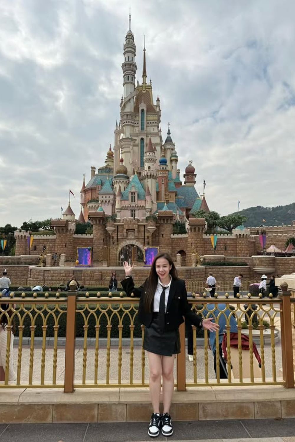 Discover chic Hong Kong Disneyland outfit ideas for every style — from casual cute to princess glam. Get styling tips, comfy shoe picks, and photo-ready looks perfect for magical park days and Instagram-worthy moments. Hong Kong Disneyland, Hong Kong Disneyland Outfit, Hong Kong Disneyland Aesthetic, Hong Kong Disneyland Photography, Hong Kong Disneyland Castle, Hong Kong Disneyland Rides, Hong Kong Disneyland Resort, Frozen Land Hong Kong Disneyland, Hong Kong Disneyland Outfit Ideas, disney hong kong, hong kong disney castle Discover chic Hong Kong Disneyland outfit ideas for every style — from casual cute to princess glam. Get styling tips, comfy shoe picks, and photo-ready looks perfect for magical park days and Instagram-worthy moments. Hong Kong Disneyland, Hong Kong Disneyland Outfit, Hong Kong Disneyland Aesthetic, Hong Kong Disneyland Photography, Hong Kong Disneyland Castle, Hong Kong Disneyland Rides, Hong Kong Disneyland Resort, Frozen Land Hong Kong Disneyland, Hong Kong Disneyland Outfit Ideas, disney hong kong, hong kong disney castle