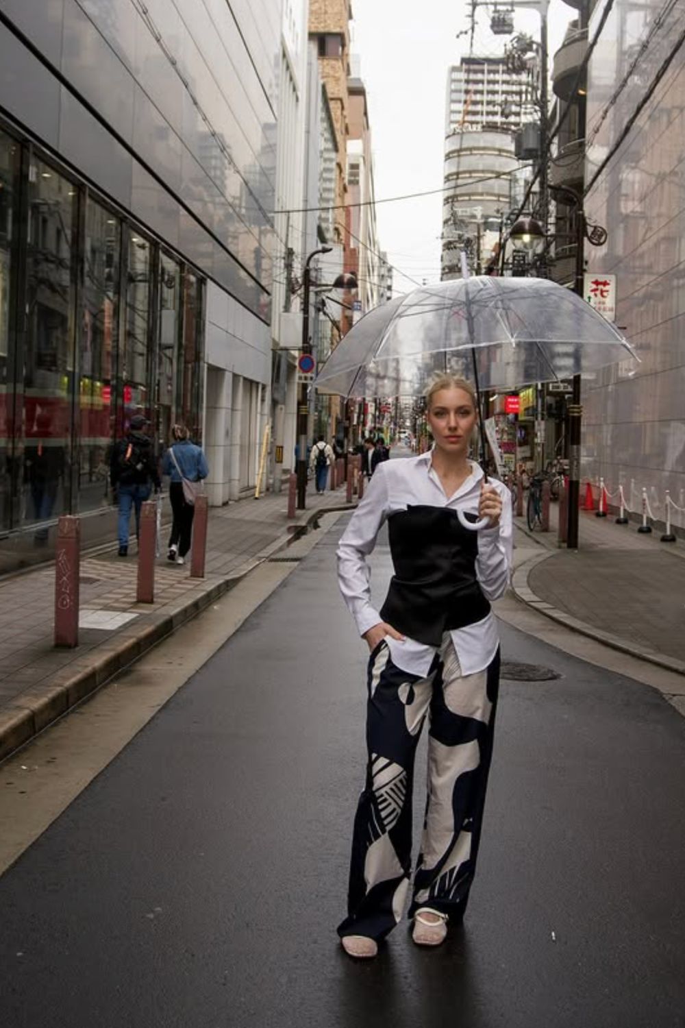 Chic Japanese spring outfit ideas featuring effortless layering, wide-leg trousers, midi skirts, casual street style, and travel-ready looks perfect for Tokyo trips, city strolls, and everyday minimalist fashion inspiration. Japanese Spring Outfits, Japanese Spring Outfits Casual, Spring Japan Outfits Women, Japan Outfits Spring Ideas, Outfits For Japan Trip Spring, Tokyo Japan Outfits Spring, Spring Outfits Japan Asian Style, Japan In Spring Outfits, Spring Outfits For Japan, Outfits For Japan Spring, Outfits To Wear In Japan Spring, Japan Spring Outfit, Japan Outfit Ideas Spring, Japan Trip Outfit Spring, Spring Outfit In Japan, Inspo, Japan Vacation Outfit Spring, Japan Spring Outfit Cherry Blossoms, Japan Spring Outfit Travel Capsule Wardrobe, Japan Spring Outfit Travel Street Styles Chic Japanese spring outfit ideas featuring effortless layering, wide-leg trousers, midi skirts, casual street style, and travel-ready looks perfect for Tokyo trips, city strolls, and everyday minimalist fashion inspiration. Japanese Spring Outfits, Japanese Spring Outfits Casual, Spring Japan Outfits Women, Japan Outfits Spring Ideas, Outfits For Japan Trip Spring, Tokyo Japan Outfits Spring, Spring Outfits Japan Asian Style, Japan In Spring Outfits, Spring Outfits For Japan, Outfits For Japan Spring, Outfits To Wear In Japan Spring, Japan Spring Outfit, Japan Outfit Ideas Spring, Japan Trip Outfit Spring, Spring Outfit In Japan, Inspo, Japan Vacation Outfit Spring, Japan Spring Outfit Cherry Blossoms, Japan Spring Outfit Travel Capsule Wardrobe, Japan Spring Outfit Travel Street Styles