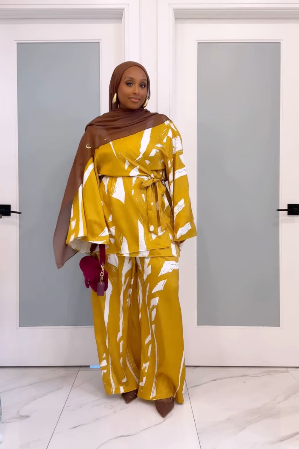 Elegant Muslimah fashion outfit ideas featuring tailored suits, cozy knits, flowing maxi dresses, and chic modest layering. Discover modern hijab styles with neutral tones, statement accessories, and effortless everyday to formal looks. Muslimah Fashion Outfits, Muslimah Fashion Outfits, Muslimah Fashion Outfits Dresses, Muslimah Fashion Outfits Casual, Muslimah Fashion Outfits Simple, Muslimah Fashion Outfits Casual Simple, Muslimah Fashion Outfits Casual Dress Styles, Muslimah Fashion Outfits Plus Size, Muslimah Fashion Outfits Street Style, Muslimah Fashion Outfits Ankara Elegant Muslimah fashion outfit ideas featuring tailored suits, cozy knits, flowing maxi dresses, and chic modest layering. Discover modern hijab styles with neutral tones, statement accessories, and effortless everyday to formal looks. Muslimah Fashion Outfits, Muslimah Fashion Outfits, Muslimah Fashion Outfits Dresses, Muslimah Fashion Outfits Casual, Muslimah Fashion Outfits Simple, Muslimah Fashion Outfits Casual Simple, Muslimah Fashion Outfits Casual Dress Styles, Muslimah Fashion Outfits Plus Size, Muslimah Fashion Outfits Street Style, Muslimah Fashion Outfits Ankara