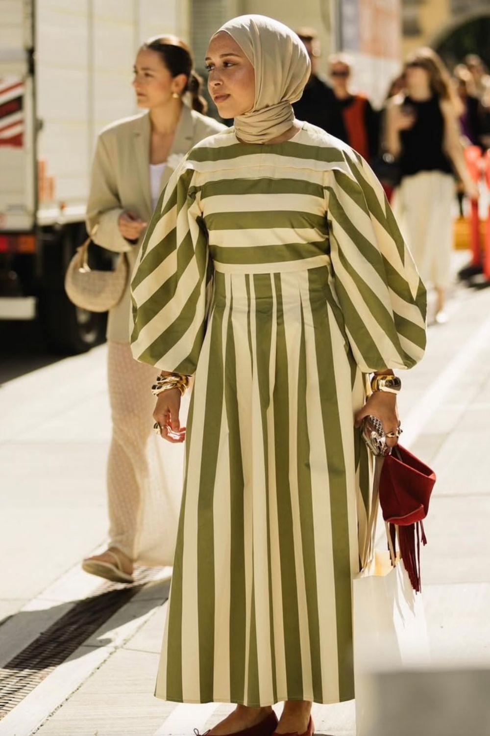 30 Effortlessly Chic Muslimah Fashion Casual Outfits You'll Want to Wear on  Repeat - London Kensington Guide