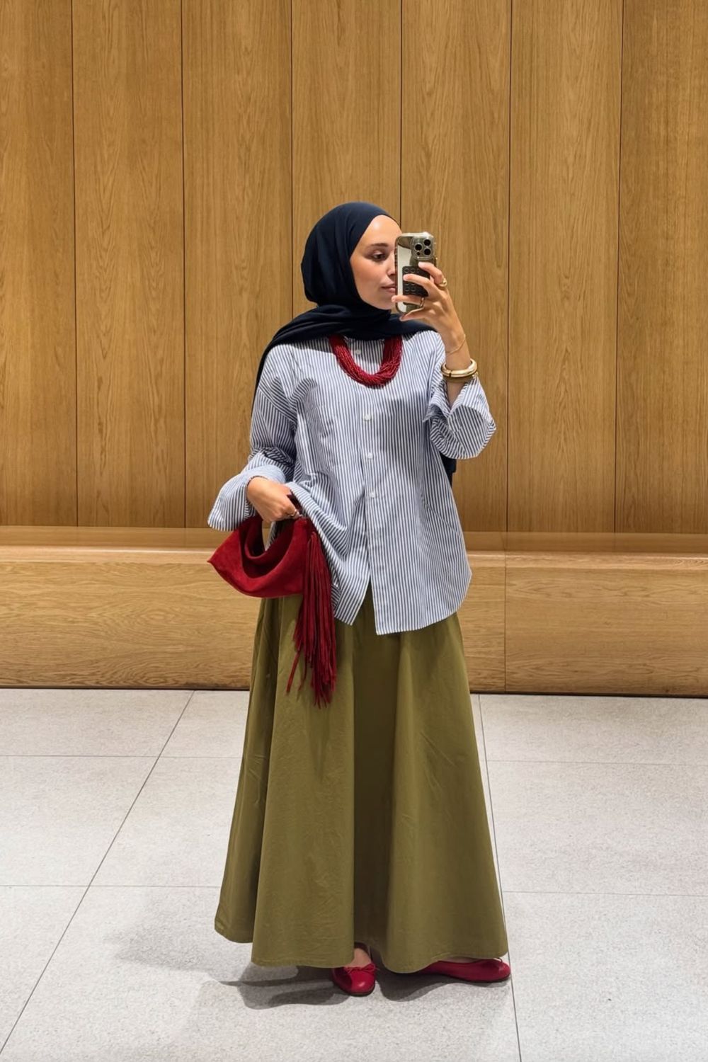 Elegant Muslimah fashion outfit ideas featuring tailored suits, cozy knits, flowing maxi dresses, and chic modest layering. Discover modern hijab styles with neutral tones, statement accessories, and effortless everyday to formal looks. Muslimah Fashion Outfits, Muslimah Fashion Outfits, Muslimah Fashion Outfits Dresses, Muslimah Fashion Outfits Casual, Muslimah Fashion Outfits Simple, Muslimah Fashion Outfits Casual Simple, Muslimah Fashion Outfits Casual Dress Styles, Muslimah Fashion Outfits Plus Size, Muslimah Fashion Outfits Street Style, Muslimah Fashion Outfits Ankara Elegant Muslimah fashion outfit ideas featuring tailored suits, cozy knits, flowing maxi dresses, and chic modest layering. Discover modern hijab styles with neutral tones, statement accessories, and effortless everyday to formal looks. Muslimah Fashion Outfits, Muslimah Fashion Outfits, Muslimah Fashion Outfits Dresses, Muslimah Fashion Outfits Casual, Muslimah Fashion Outfits Simple, Muslimah Fashion Outfits Casual Simple, Muslimah Fashion Outfits Casual Dress Styles, Muslimah Fashion Outfits Plus Size, Muslimah Fashion Outfits Street Style, Muslimah Fashion Outfits Ankara