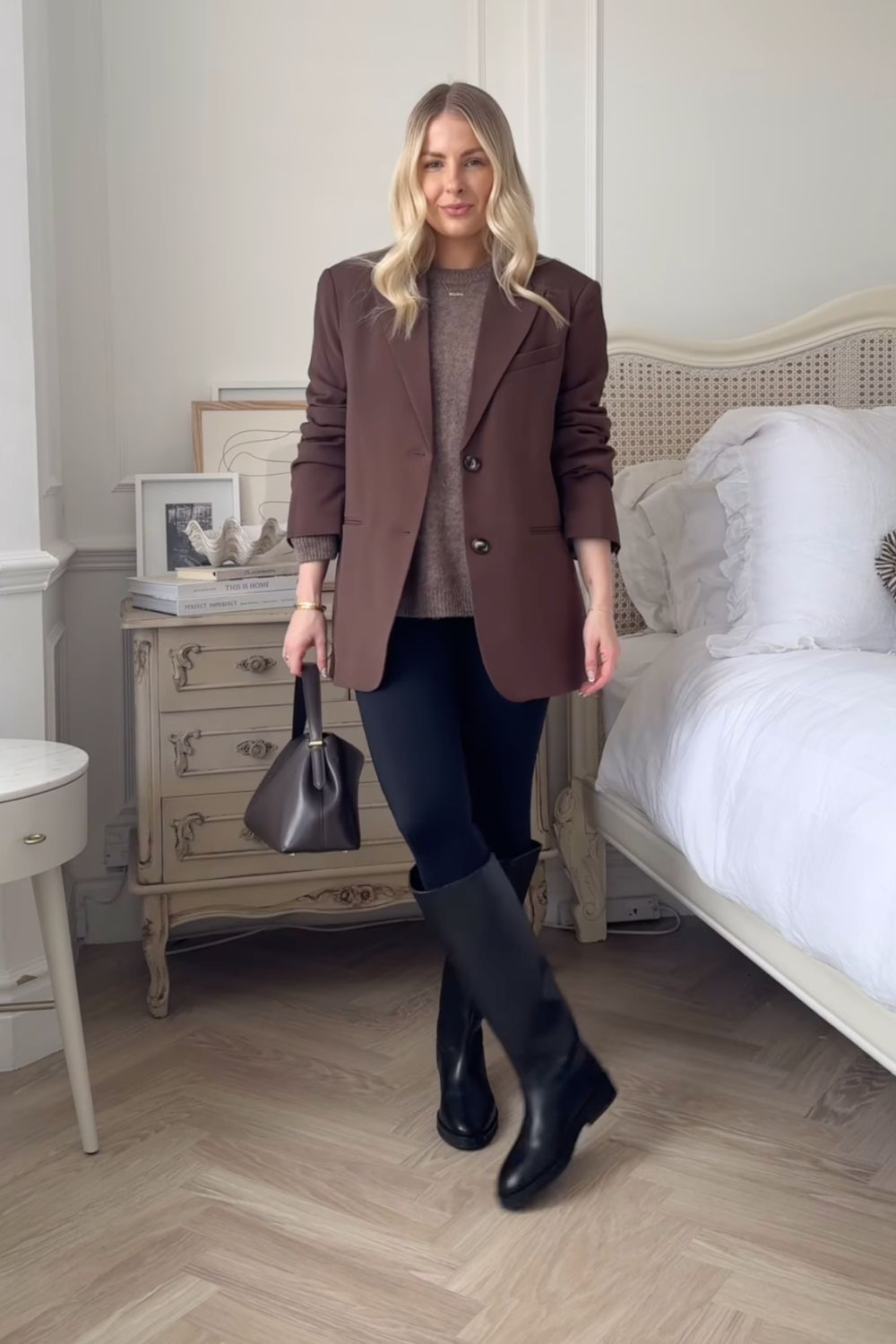Chic rainy spring outfit ideas featuring trench coats, leather jackets, boots, umbrellas, and layered looks for city walks, brunch, and travel. Practical yet stylish outfit inspiration to stay dry while looking effortlessly polished all season. Rainy Spring Outfit, Rainy Day Outfit For Spring, Rainy Spring Day Outfit, Rainy Spring Aesthetic, Cute Rainy Day Outfit Spring, Rainy Day Outfit Spring, Spring Outfits Rainy Day, Rainy Day Outfit For Spring Casual Rain, Rainy Spring Day, Rainy Spring Outfit Work, Outfit For Rainy Day Spring, Rainy Spring Outfit Casual, Warm Rainy Day Outfit Spring, Rainy Day Spring Outfit Casual, Rainy Day Outfit For Spring Casual, Chic rainy spring outfit ideas featuring trench coats, leather jackets, boots, umbrellas, and layered looks for city walks, brunch, and travel. Practical yet stylish outfit inspiration to stay dry while looking effortlessly polished all season. Rainy Spring Outfit, Rainy Day Outfit For Spring, Rainy Spring Day Outfit, Rainy Spring Aesthetic, Cute Rainy Day Outfit Spring, Rainy Day Outfit Spring, Spring Outfits Rainy Day, Rainy Day Outfit For Spring Casual Rain, Rainy Spring Day, Rainy Spring Outfit Work, Outfit For Rainy Day Spring, Rainy Spring Outfit Casual, Warm Rainy Day Outfit Spring, Rainy Day Spring Outfit Casual, Rainy Day Outfit For Spring Casual,