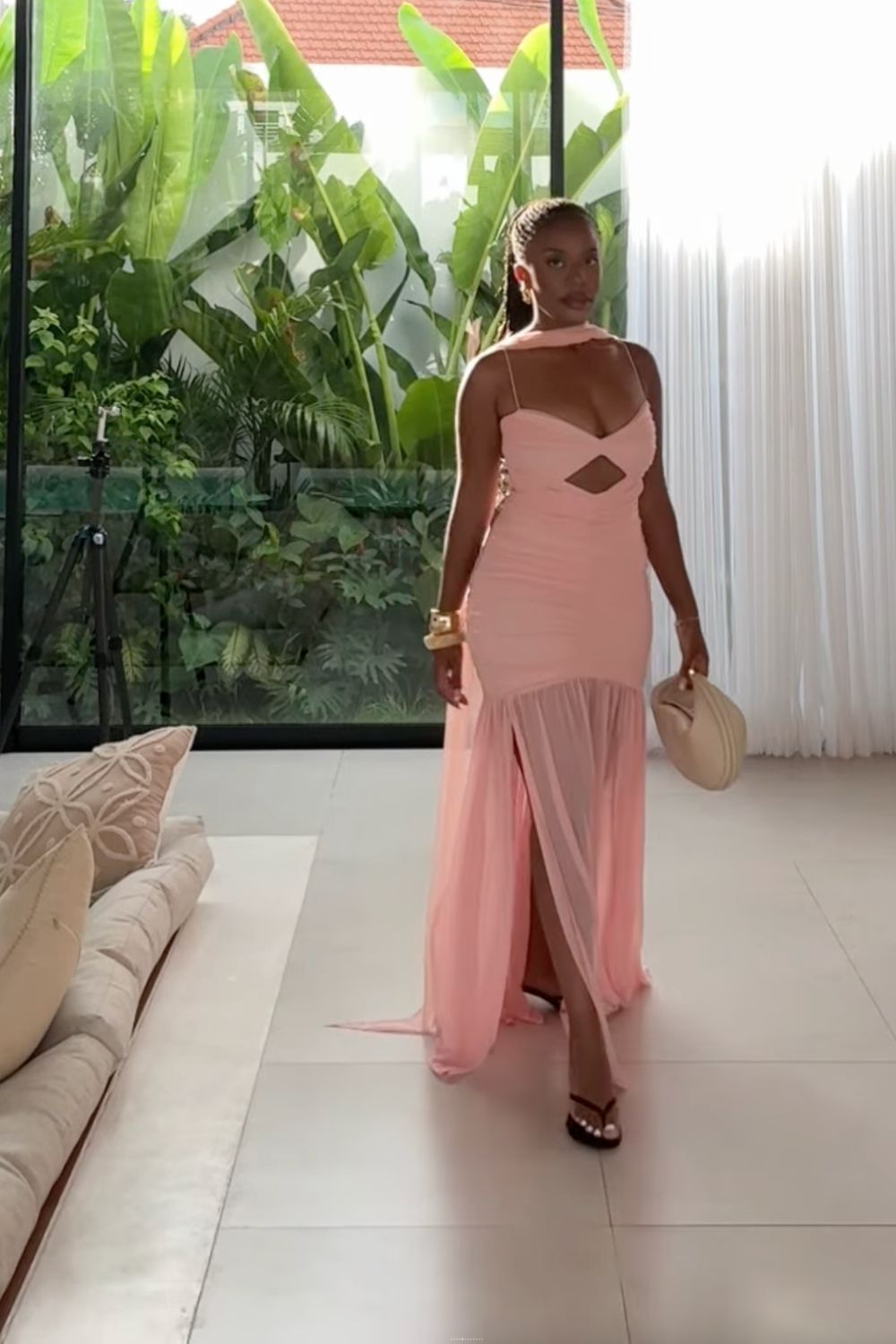 Discover chic spring birthday outfit ideas ranging from elegant dresses and tailored blazers to casual satin skirt looks. Get stylish inspiration with modern, classy, and statement outfits perfect for dinners, parties, and special celebrations. Spring Birthday Outfit, Birthday Outfit Spring, Casual Birthday Outfit Spring, Birthday Outfit Ideas For Women Spring, Spring Birthday Outfit Black Women, Birthday Brunch Outfit Spring, Spring Birthday Party Outfit, Spring Birthday Dinner Outfit, Birthday Outfit Casual Spring, Spring Birthday Outfit Casual, Birthday Outfit Ideas Spring, Casual Birthday Party Outfit Spring, Birthday Outfit Inspo Spring, Baddie Birthday Outfit Spring