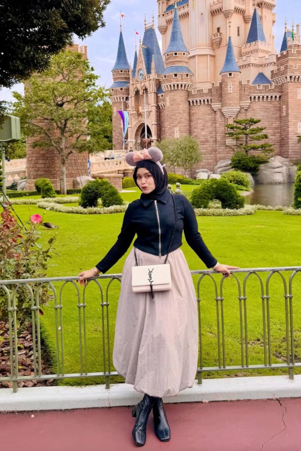 Cute Tokyo Disneyland outfit ideas for every season—princess dresses, casual tees, cozy winter layers, and sporty chic looks. Get stylish, comfortable Disney park outfits with photo-ready inspiration and easy affiliate-style fashion picks. Disney Tokyo, What To Wear In Tokyo Disneyland, Disneyland Aesthetic, Tokyo Disneyland Outfit Winter, Disneyland Tokyo Outfit,Tokyo Disney Sea, Tokyo Disney Sea Outfit, Disneyland Tokyo Aesthetic, Tokyo Disneyland Photo Ideas, Tokyo Disneyland Outfit Summer, Tokyo Disneyland Outfit Autumn, Tokyo Disneyland Beauty And The Beast Castle, Tokyo Disneyland Winter Outfit, Disneyland Tokyo Food, Tokyo Disneyland Hotel, Japan Disneyland Tokyo Aesthetic, Tokyo Disneyland Popcorn Buckets, Cinderella Castle, Tokyo Disney Resort, Tokyo Disney Sea Aesthetic Cute Tokyo Disneyland outfit ideas for every season—princess dresses, casual tees, cozy winter layers, and sporty chic looks. Get stylish, comfortable Disney park outfits with photo-ready inspiration and easy affiliate-style fashion picks. Disney Tokyo, What To Wear In Tokyo Disneyland, Disneyland Aesthetic, Tokyo Disneyland Outfit Winter, Disneyland Tokyo Outfit,Tokyo Disney Sea, Tokyo Disney Sea Outfit, Disneyland Tokyo Aesthetic, Tokyo Disneyland Photo Ideas, Tokyo Disneyland Outfit Summer, Tokyo Disneyland Outfit Autumn, Tokyo Disneyland Beauty And The Beast Castle, Tokyo Disneyland Winter Outfit, Disneyland Tokyo Food, Tokyo Disneyland Hotel, Japan Disneyland Tokyo Aesthetic, Tokyo Disneyland Popcorn Buckets, Cinderella Castle, Tokyo Disney Resort, Tokyo Disney Sea Aesthetic