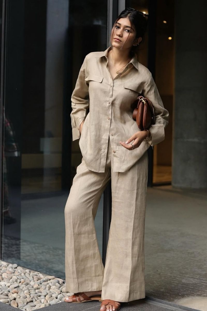 Discover chic and effortless ways to style beige linen pants with these versatile outfit ideas. From casual daytime looks to elevated, polished ensembles, this guide breaks down how to wear linen pants with ease, including styling tips, outfit inspiration, and must-have accessories to complete every look. Beige Linen Pants Outfit, Beige Linen Pants Outfit Summer, Beige Linen Pants Outfit Women Summer, Beige Linen Pants Outfit Summer Casual, Beige Linen Pants Outfit Casual, Beige Linen Pants Outfit Hijab, Beige Linen Pants Outfit Spring, Beige Linen Pants Green Shirt Outfit, Beige Linen Pants Outfit Work, Beige Linen Pants Styling, Beige Linen Pants With Black Top, With White Top, With Blue Shirt, With Pink Shirt, With Green Top With Sweater Discover chic and effortless ways to style beige linen pants with these versatile outfit ideas. From casual daytime looks to elevated, polished ensembles, this guide breaks down how to wear linen pants with ease, including styling tips, outfit inspiration, and must-have accessories to complete every look. Beige Linen Pants Outfit, Beige Linen Pants Outfit Summer, Beige Linen Pants Outfit Women Summer, Beige Linen Pants Outfit Summer Casual, Beige Linen Pants Outfit Casual, Beige Linen Pants Outfit Hijab, Beige Linen Pants Outfit Spring, Beige Linen Pants Green Shirt Outfit, Beige Linen Pants Outfit Work, Beige Linen Pants Styling, Beige Linen Pants With Black Top, With White Top, With Blue Shirt, With Pink Shirt, With Green Top With Sweater