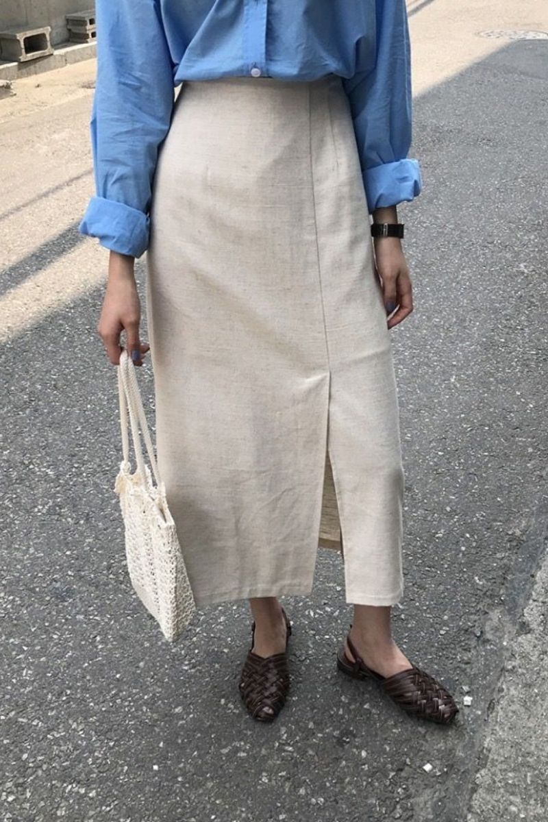 Discover effortlessly chic beige linen shorts outfit ideas you’ll wear all summer long. From casual everyday looks to polished, elevated styles, this guide shows you exactly how to style linen shorts with timeless pieces, accessories, and modern silhouettes for a fresh, put-together wardrobe. Beige Linen Skirt Outfit, Beige Linen Skirt Outfit Hijab, Beige Linen Skirt Outfit Women, Beige Linen Skirt Outfit Ideas, Beige Linen Skirt Outfit Winter, Beige Linen Skirt Outfit Short, Beige Linen Skirt Styling, Beige Linen Skirt Outfit Fall, Beige Linen Skirt Outfit Work, Beige Linen Skirt Outfit Spring, Beige Linen Skirt Outfit Summer, Outfits With Linen Beige Skirt, What To Wear With Beige Linen Skirt Discover effortlessly chic beige linen shorts outfit ideas you’ll wear all summer long. From casual everyday looks to polished, elevated styles, this guide shows you exactly how to style linen shorts with timeless pieces, accessories, and modern silhouettes for a fresh, put-together wardrobe. Beige Linen Skirt Outfit, Beige Linen Skirt Outfit Hijab, Beige Linen Skirt Outfit Women, Beige Linen Skirt Outfit Ideas, Beige Linen Skirt Outfit Winter, Beige Linen Skirt Outfit Short, Beige Linen Skirt Styling, Beige Linen Skirt Outfit Fall, Beige Linen Skirt Outfit Work, Beige Linen Skirt Outfit Spring, Beige Linen Skirt Outfit Summer, Outfits With Linen Beige Skirt, What To Wear With Beige Linen Skirt