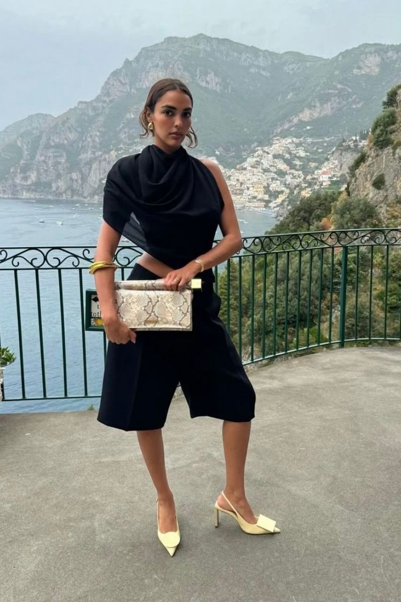 Discover chic and effortless Bermuda shorts outfit ideas you’ll actually want to wear. From tailored blazers to casual summer looks, this guide breaks down how to style Bermuda shorts for every occasion with modern, flattering outfit inspiration. Bermuda Shorts With Sneakers, Bermuda Shorts With Boots Outfit, Bermuda Shorts With Blazer, Bermuda Shorts With Shirt, Ankle Boots, What Top To Wear With Bermuda Shorts, What Top To Wear With Bermuda Shorts, What To Wear With Denim Bermuda Shorts, What To Wear With Navy Bermuda Shorts, What To Pair With Bermuda Shorts, What Can I Wear With Bermuda Shorts, What To Wear With White Bermuda Shorts, Bermuda Shorts Outfit Women, Bermuda Shorts Outfit Street Styles, Bermuda Shorts Outfit Women Summer, Bermuda Shorts Styling, Bermuda Shorts Outfit Spring Discover chic and effortless Bermuda shorts outfit ideas you’ll actually want to wear. From tailored blazers to casual summer looks, this guide breaks down how to style Bermuda shorts for every occasion with modern, flattering outfit inspiration. Bermuda Shorts With Sneakers, Bermuda Shorts With Boots Outfit, Bermuda Shorts With Blazer, Bermuda Shorts With Shirt, Ankle Boots, What Top To Wear With Bermuda Shorts, What Top To Wear With Bermuda Shorts, What To Wear With Denim Bermuda Shorts, What To Wear With Navy Bermuda Shorts, What To Pair With Bermuda Shorts, What Can I Wear With Bermuda Shorts, What To Wear With White Bermuda Shorts, Bermuda Shorts Outfit Women, Bermuda Shorts Outfit Street Styles, Bermuda Shorts Outfit Women Summer, Bermuda Shorts Styling, Bermuda Shorts Outfit Spring